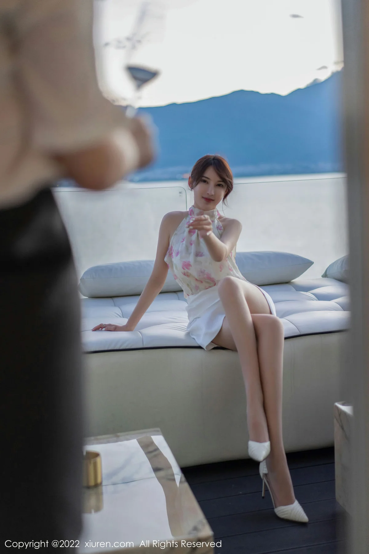 XiuRen 秀人 No.5743  奶瓶土肥圆矮挫丑黑穷和妲己_Toxic 游艇拍摄模特合集111 - 2