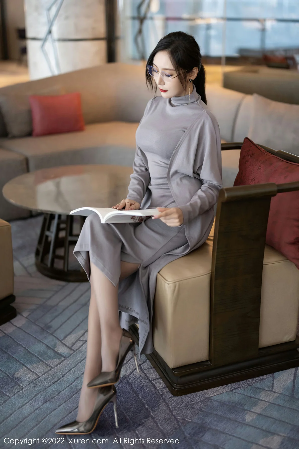 XiuRen 秀人 No.5745  王馨瑶yanni 主题《女学者的反转》写真1 - 3