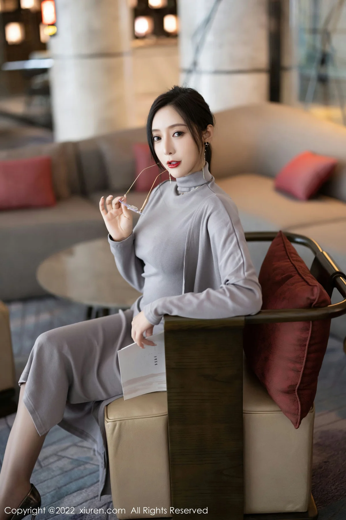 XiuRen 秀人 No.5745  王馨瑶yanni 主题《女学者的反转》写真1 - 5