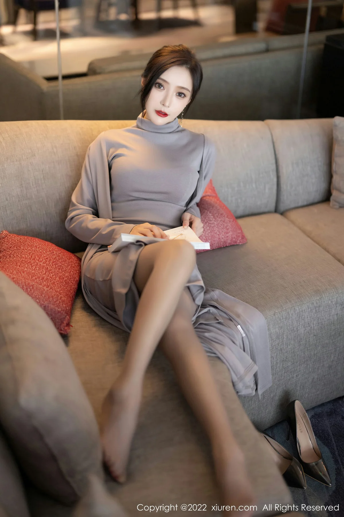 XiuRen 秀人 No.5745  王馨瑶yanni 主题《女学者的反转》写真1 - 8