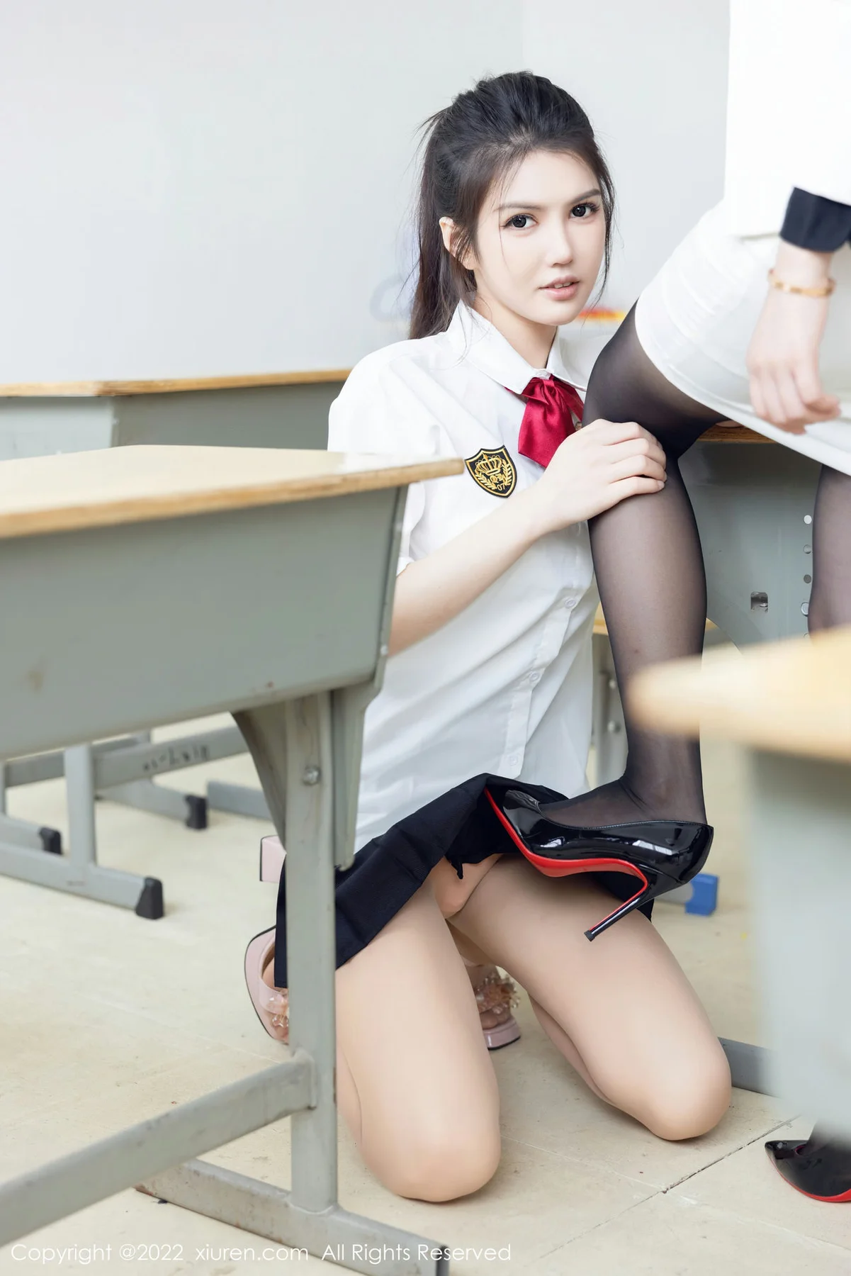 XiuRen 秀人 No.5762 媛媛酱belle教室场景拍摄性感写真3 - 8