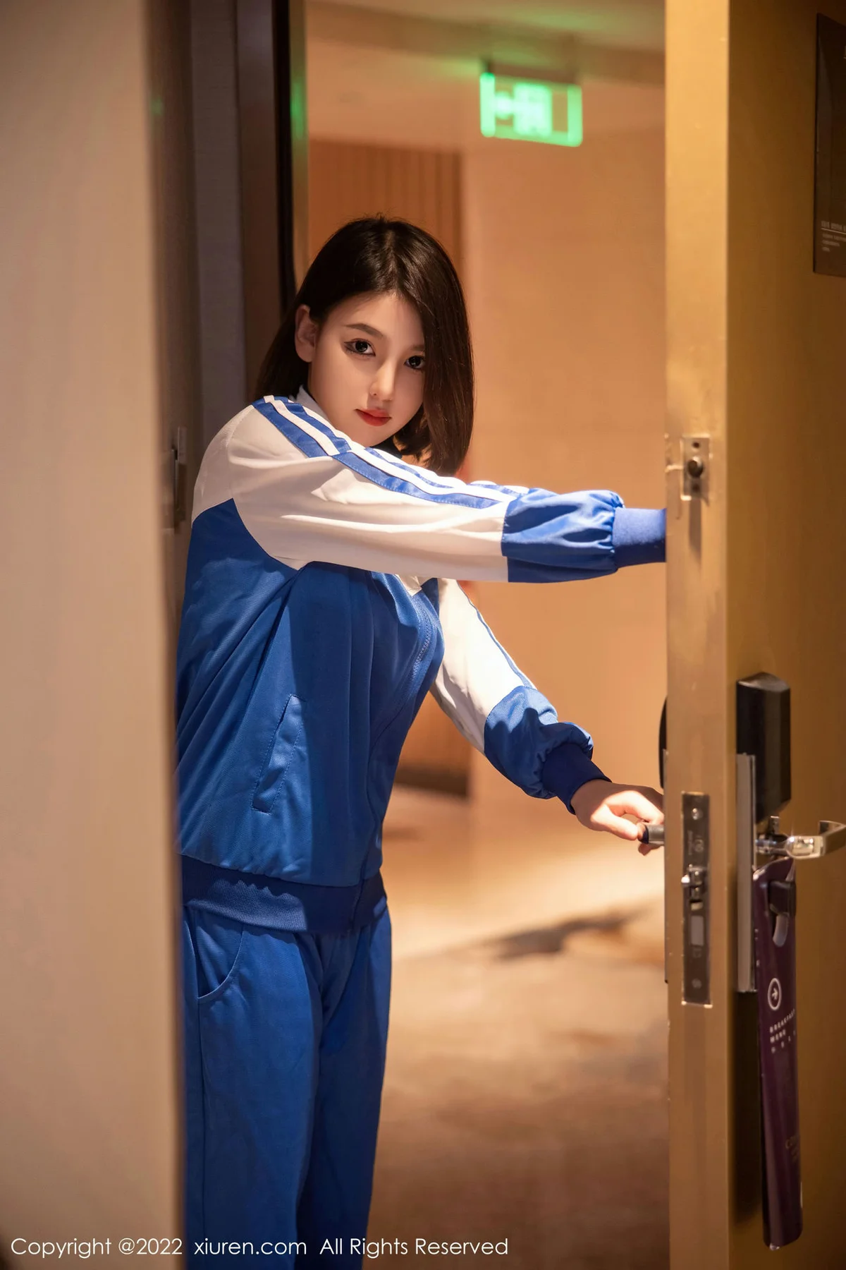 XiuRen 秀人 No.5766 美羊羊 校园制服情趣黑丝第二套写真33 - 4