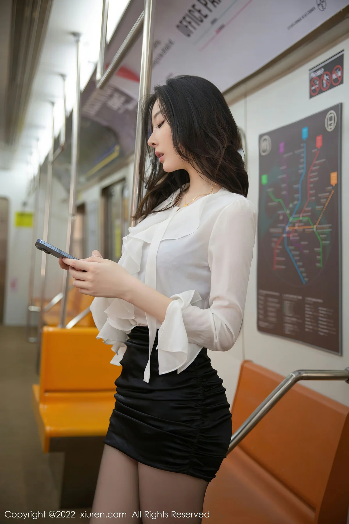 XiuRen 秀人 No.5808 是小逗逗 淡蓝色蕾丝内衣性感写真发布1 - 4