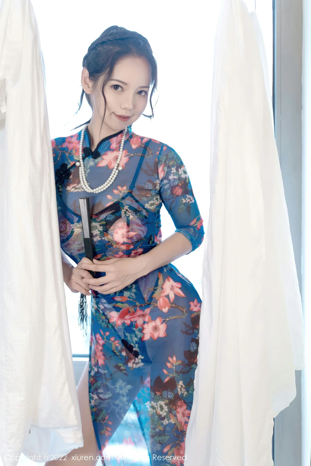 XiuRen 秀人 No.5819 大美妞儿 弹力永动机透明旗袍蕾丝肉袜 - 2