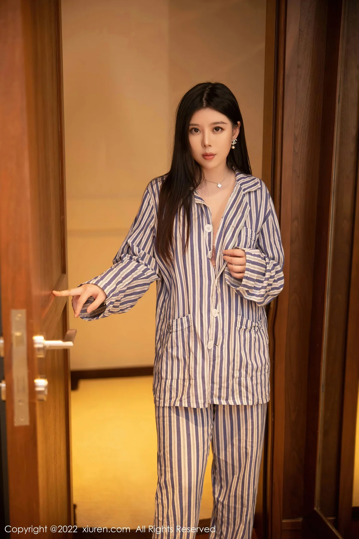 XiuRen 秀人 No.5820 白茹雪 蕾丝围裙熟女气息性感写真11 - 1