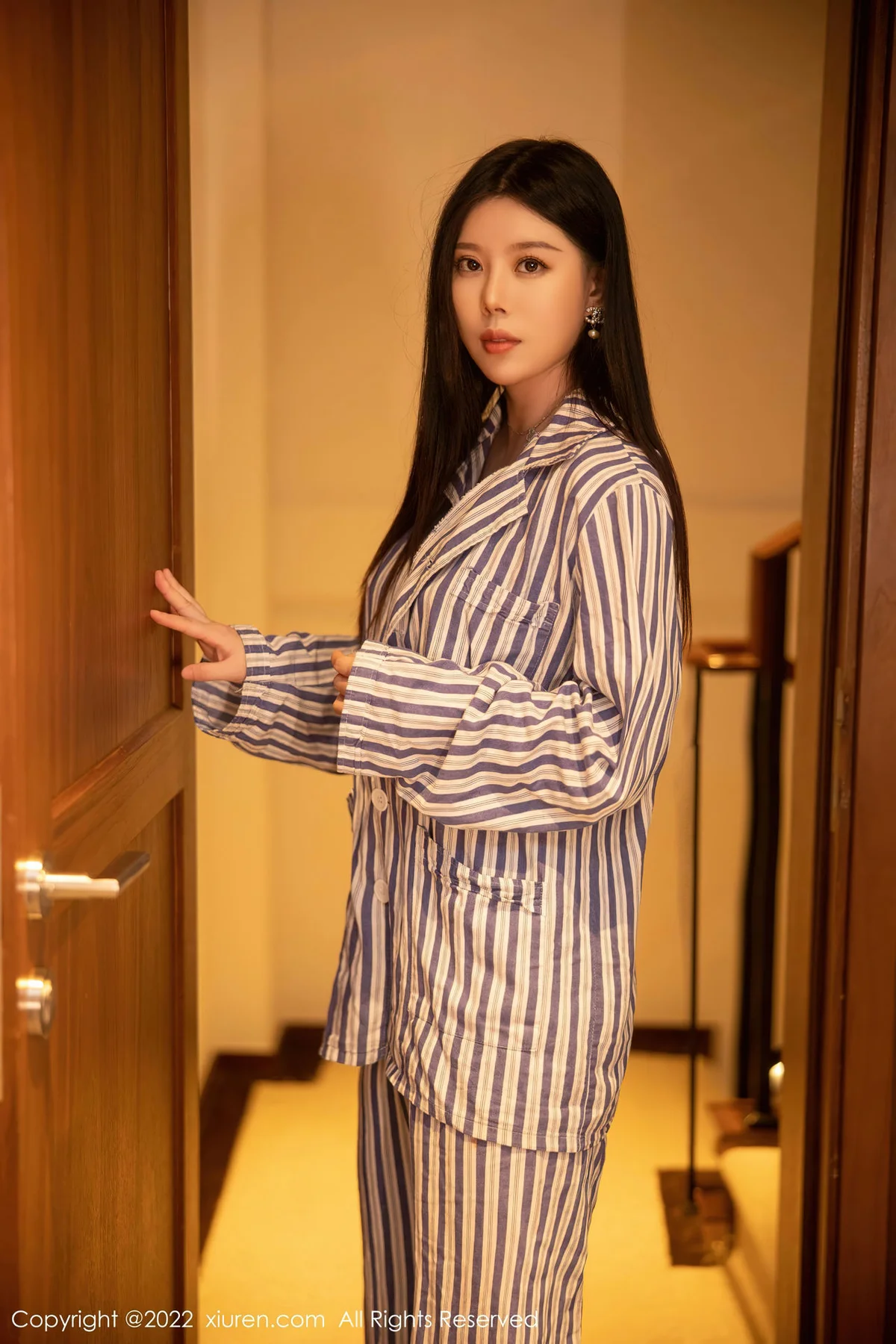 XiuRen 秀人 No.5820 白茹雪 蕾丝围裙熟女气息性感写真11 - 2