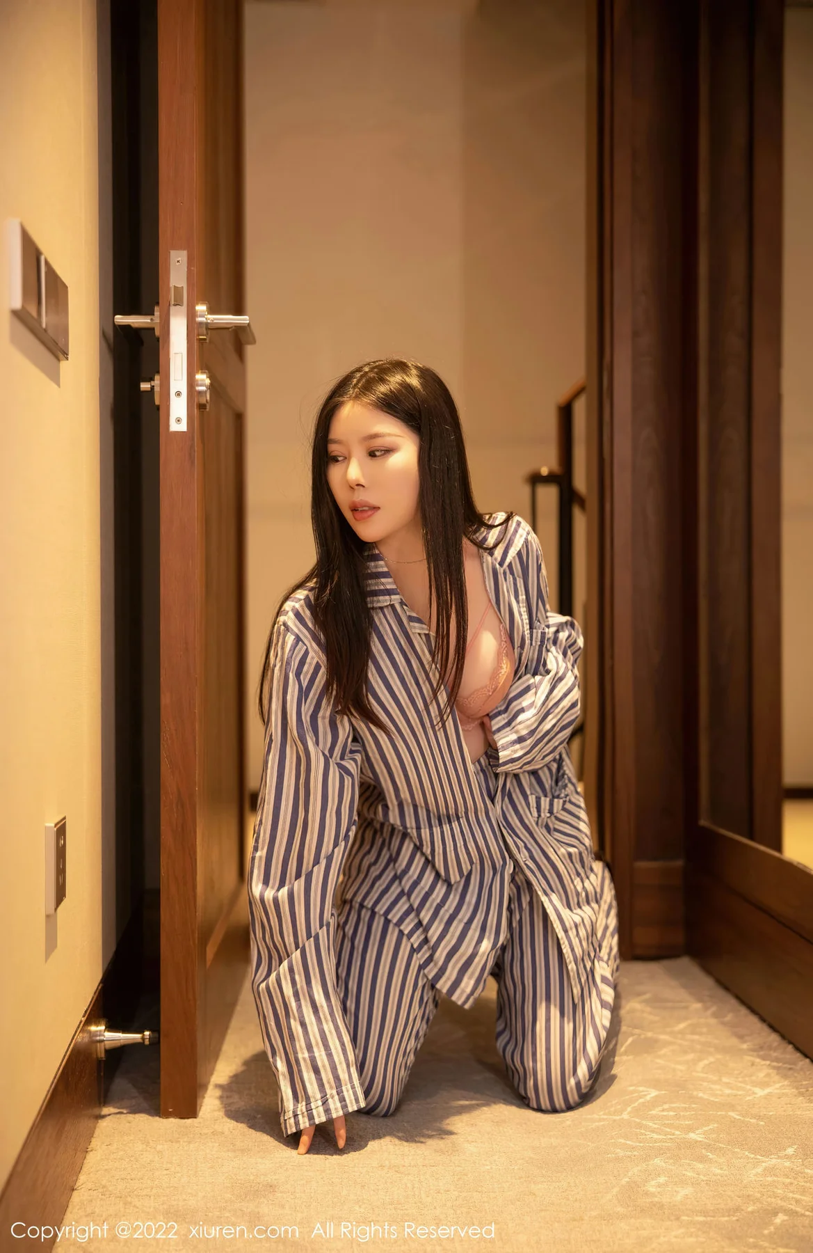 XiuRen 秀人 No.5820 白茹雪 蕾丝围裙熟女气息性感写真11 - 7