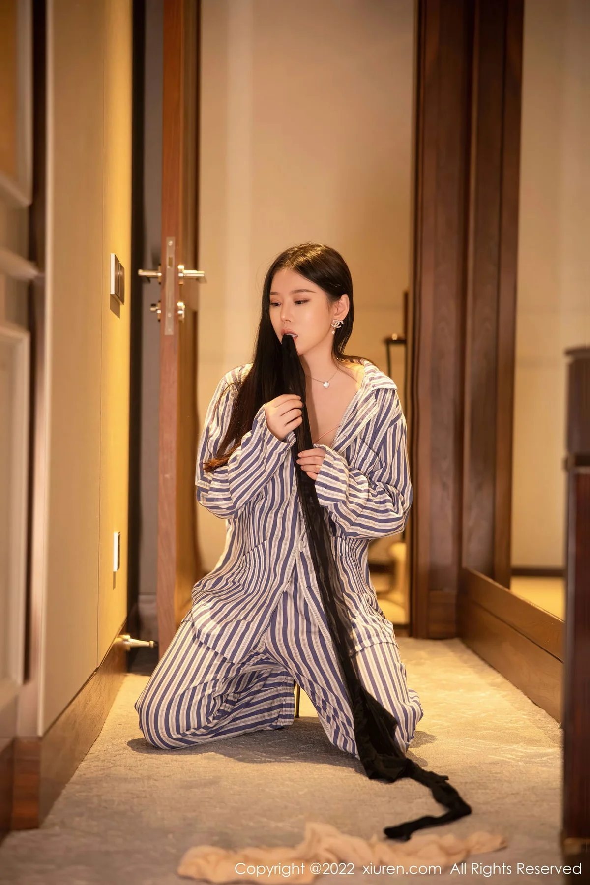 XiuRen 秀人 No.5820 白茹雪 蕾丝围裙熟女气息性感写真11 - 10