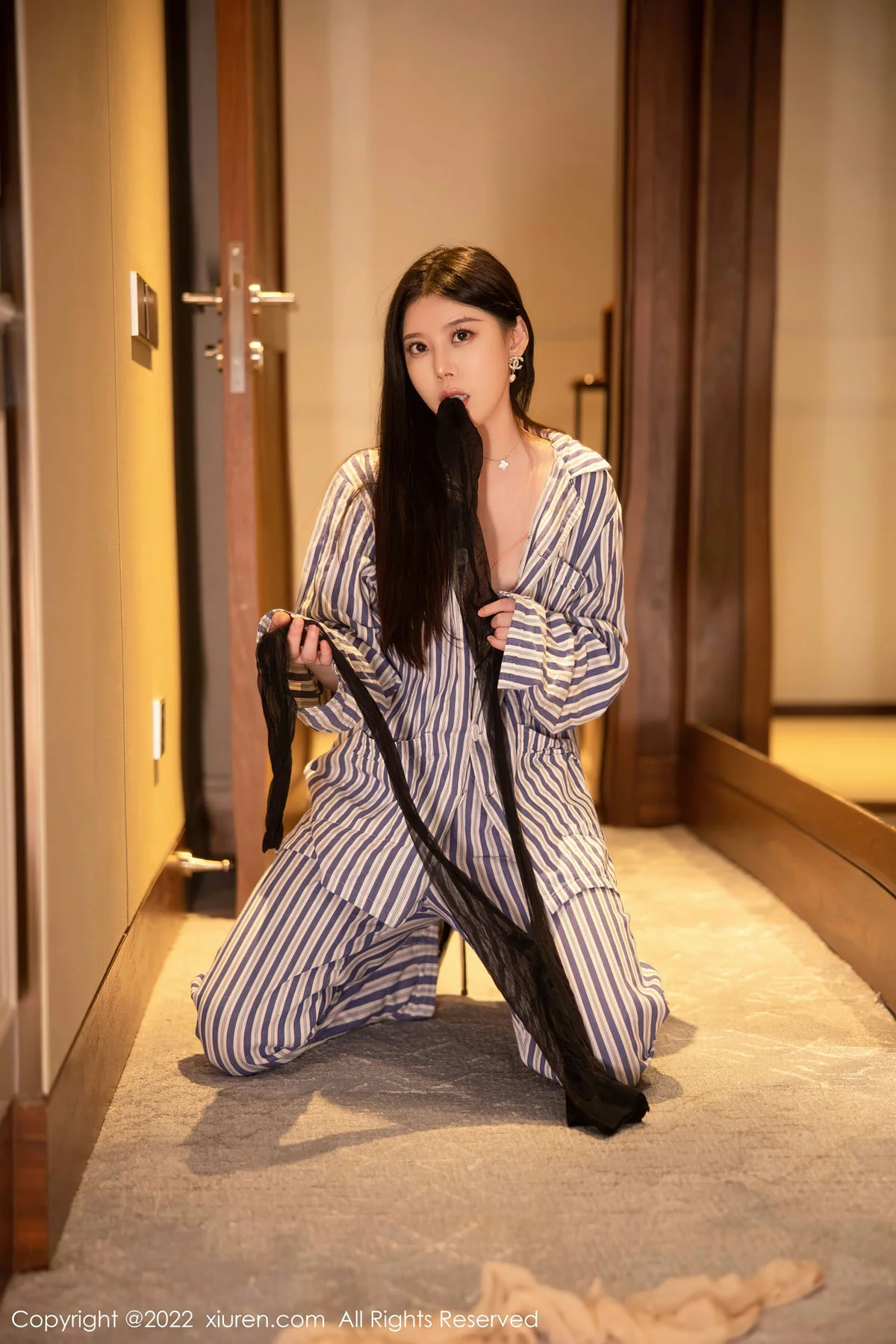 XiuRen 秀人 No.5820 白茹雪 蕾丝围裙熟女气息性感写真11 - 1