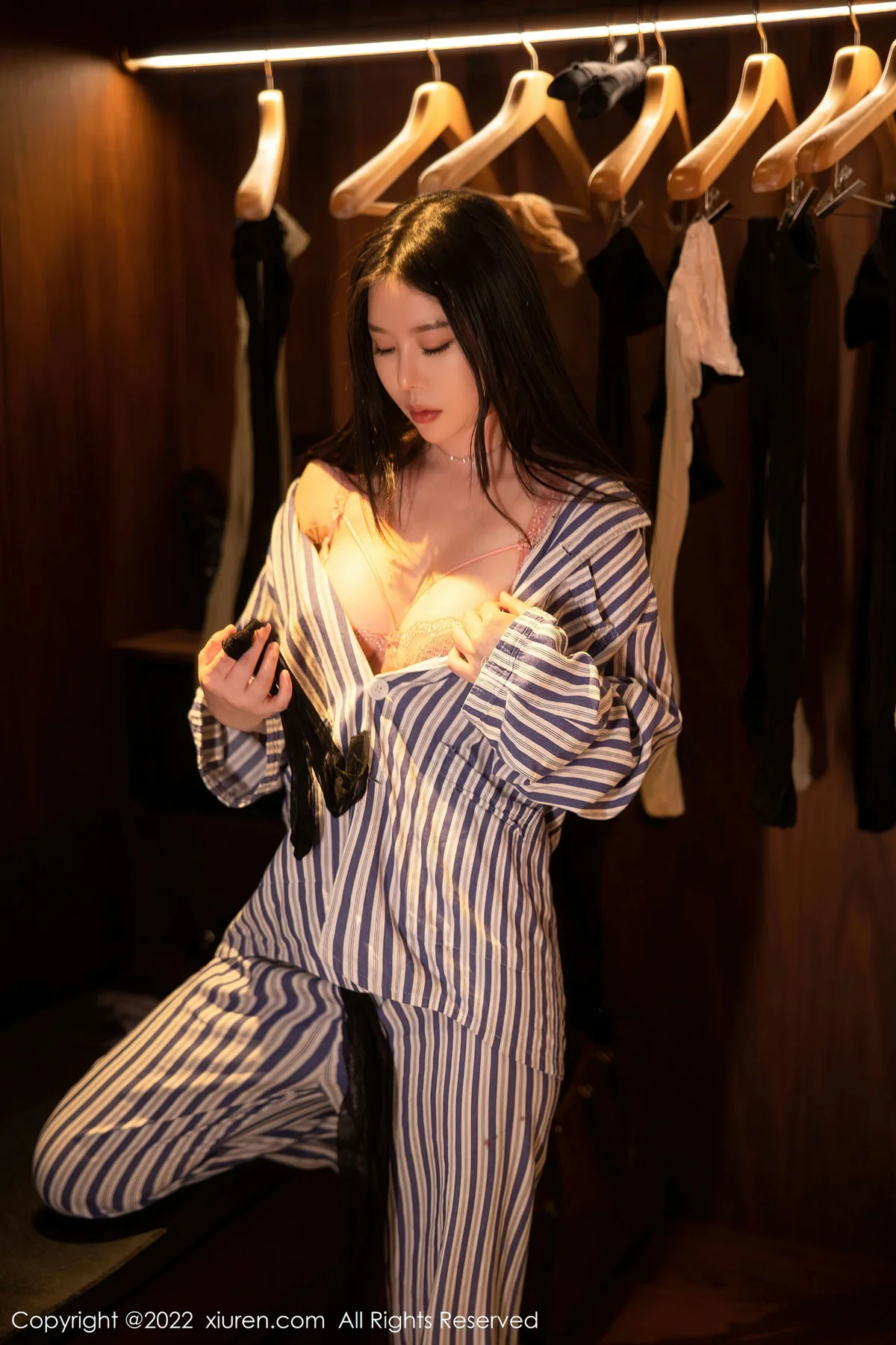 XiuRen 秀人 No.5820 白茹雪 蕾丝围裙熟女气息性感写真11 - 9