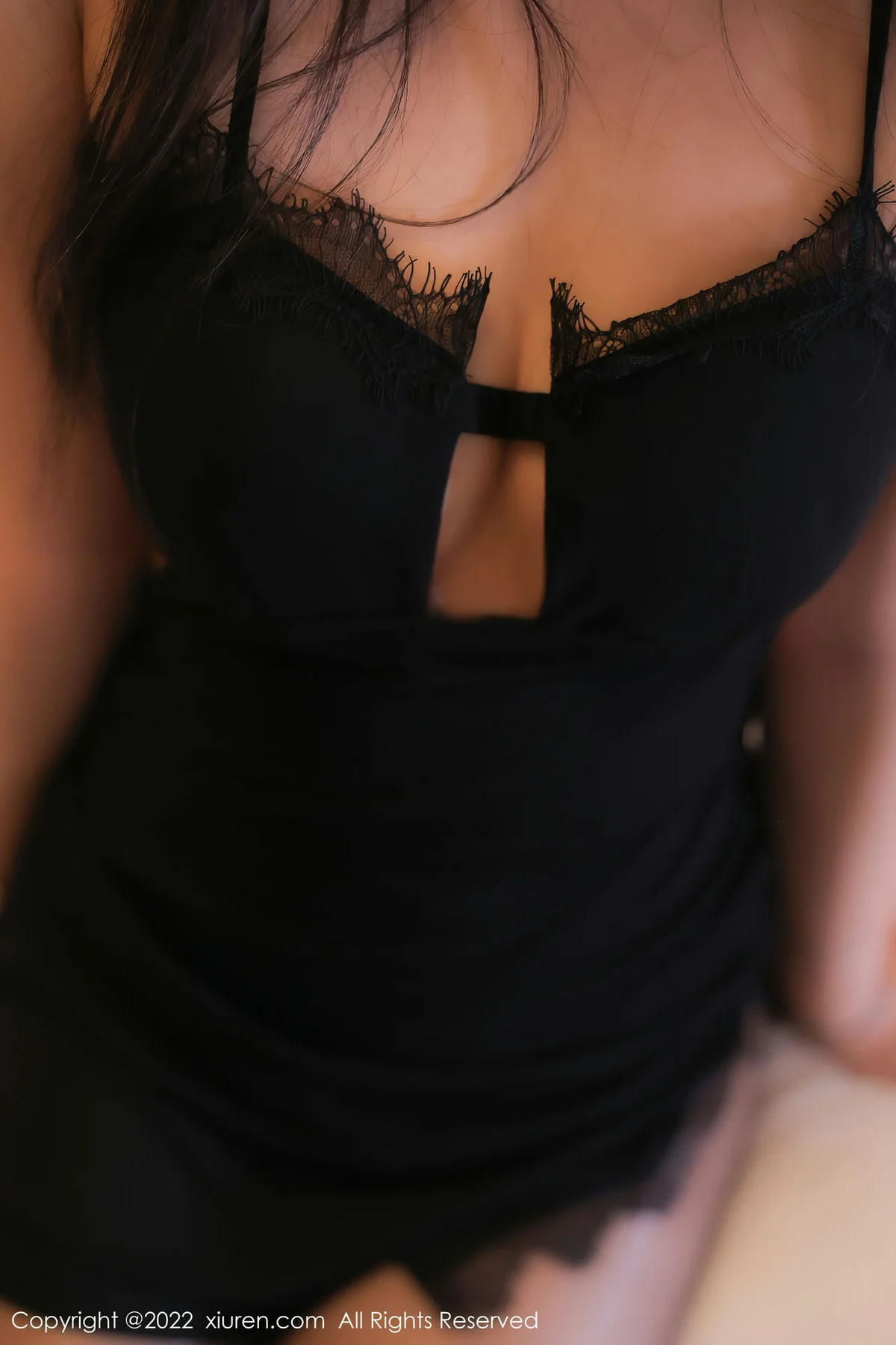 XiuRen 秀人 No.5833 司柠 新人首套写真黑色吊带短裙3 - 1
