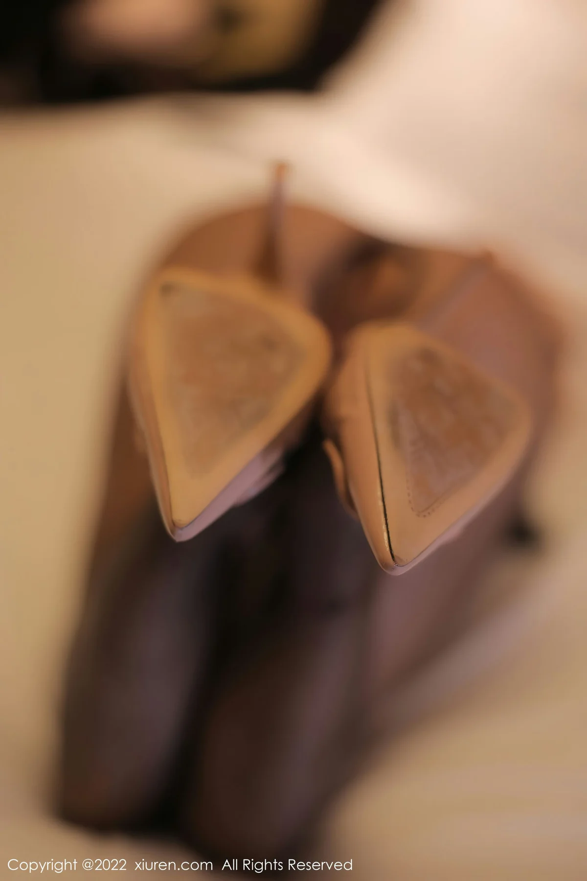 XiuRen 秀人 No.5833 司柠 新人首套写真黑色吊带短裙3 - 4