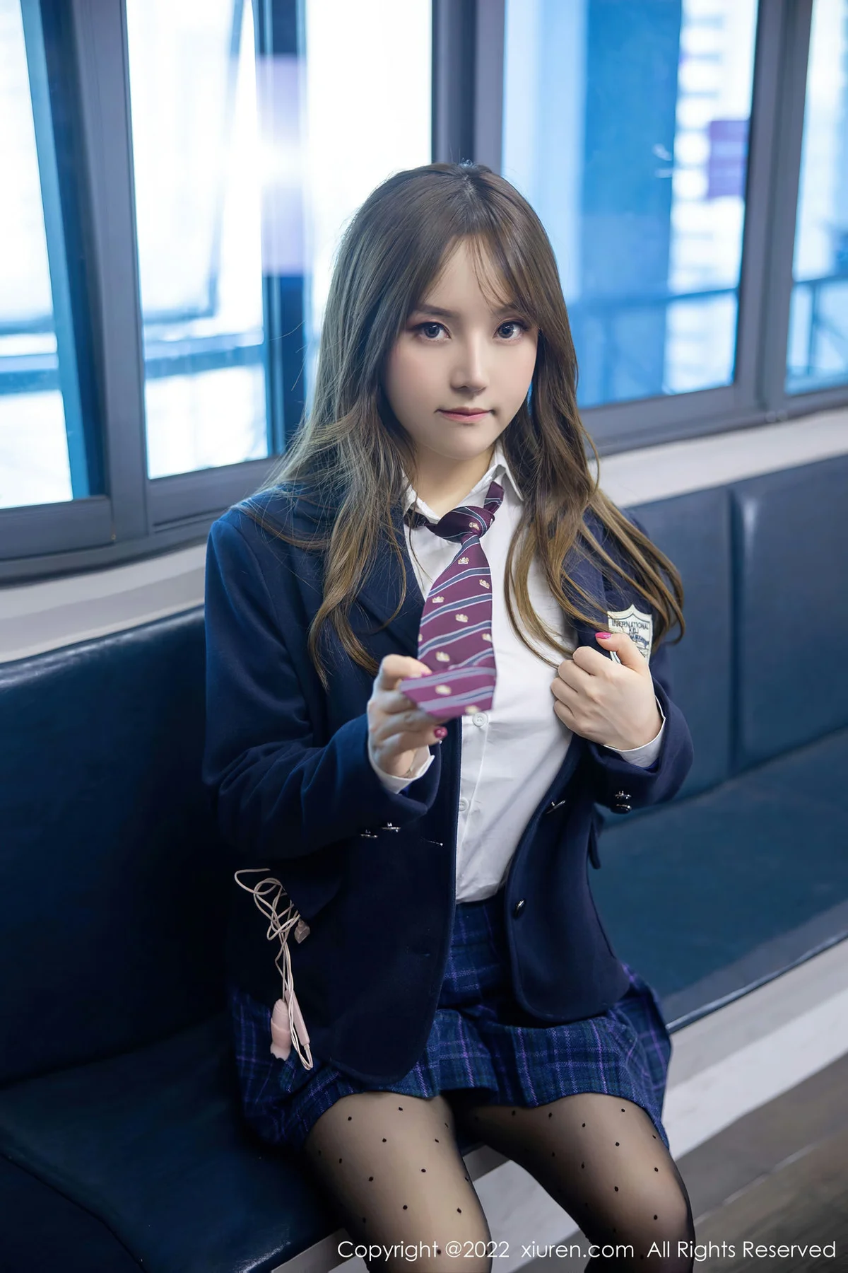 XiuRen 秀人 No.5899 豆瓣酱 地铁场景性感写真 - 3