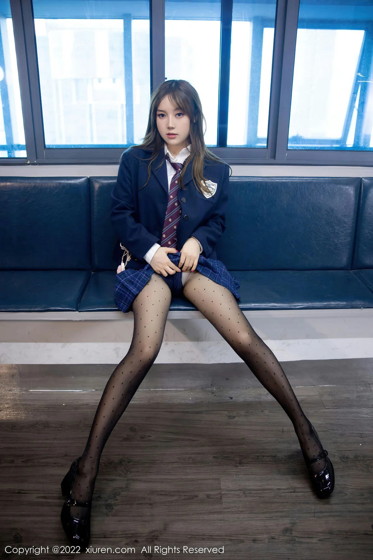 XiuRen 秀人 No.5899 豆瓣酱 地铁场景性感写真 - 7