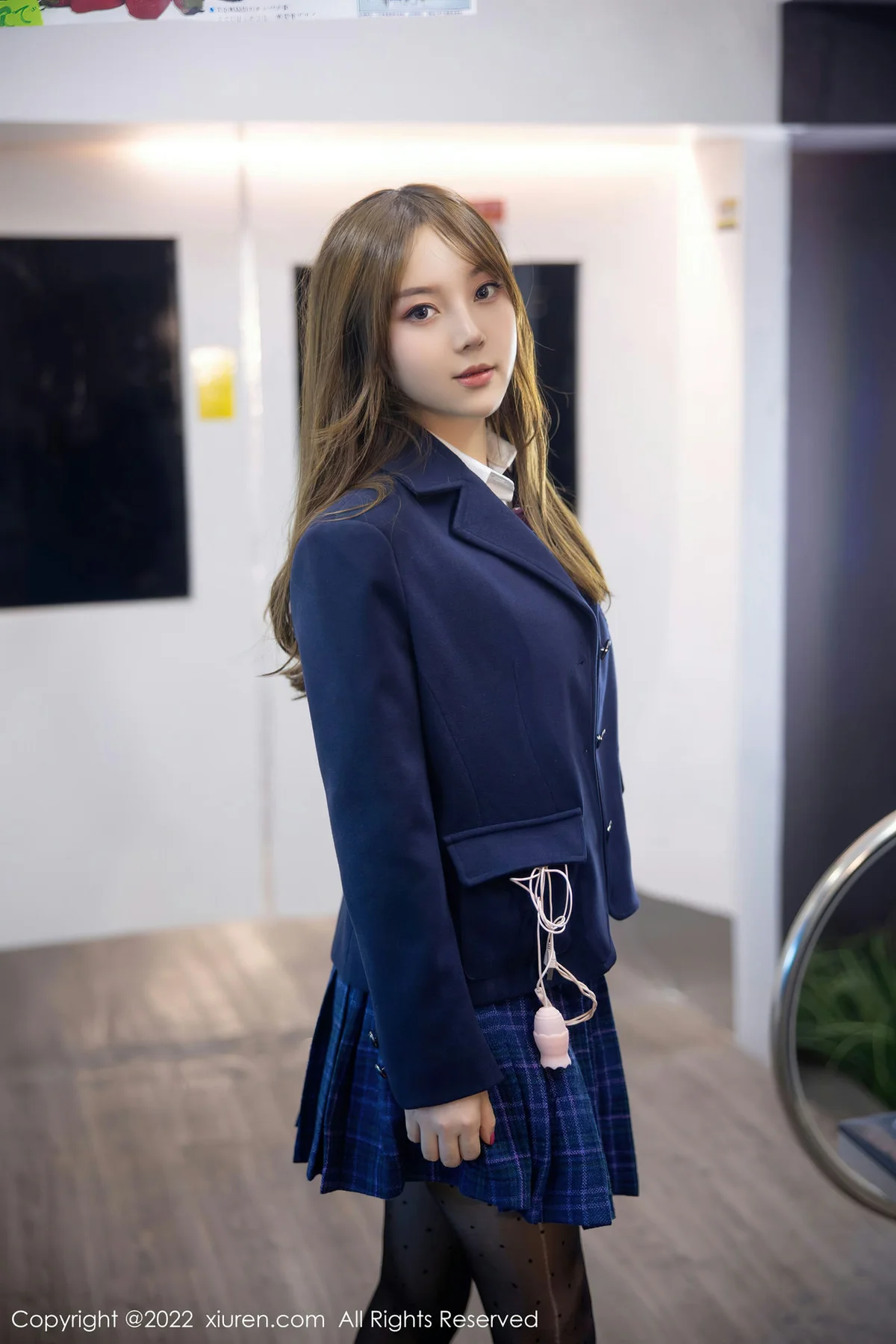 XiuRen 秀人 No.5899 豆瓣酱 地铁场景性感写真 - 9