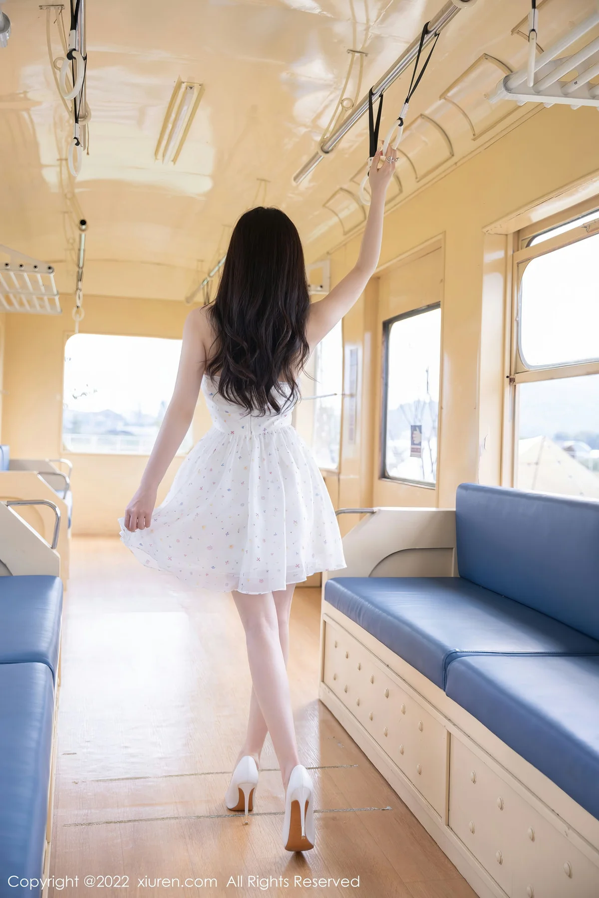 XiuRen 秀人 No.5947 鱼子酱Fish 电车场景拍摄北京-杭州旅拍 - 7