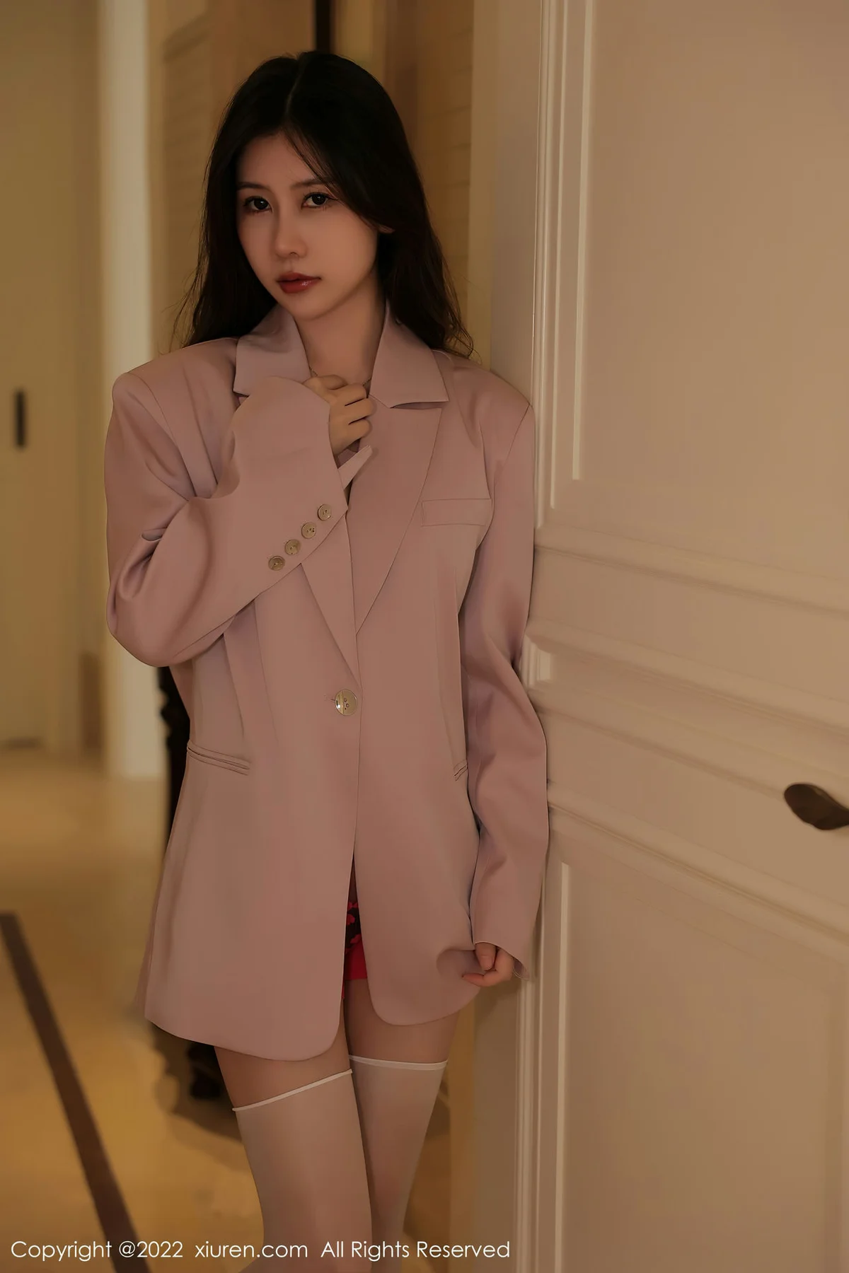 XiuRen 秀人 No.5951 尹甜甜 洁白肤色灼灼其华海南旅拍 - 2