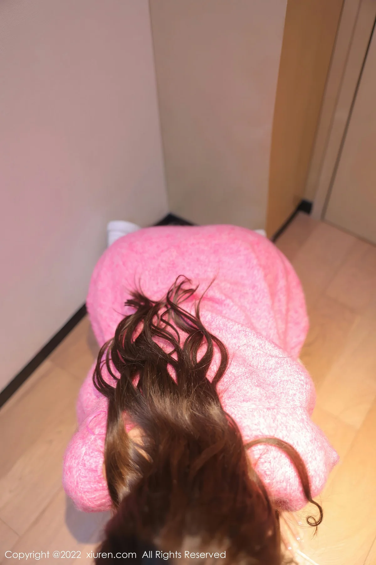 XiuRen 秀人 No.5975 美羊羊 玫红色毛线上衣性感写真 - 10