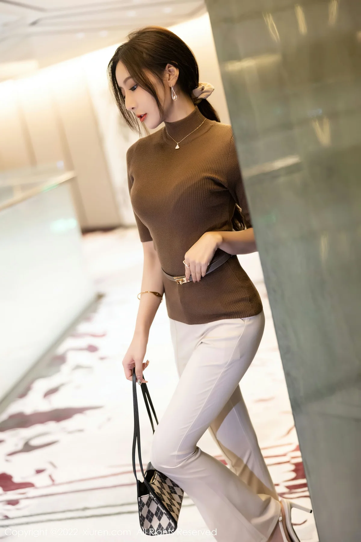 XiuRen 秀人 No.5978 王馨瑶yanni 诱人原色丝袜性感写真 - 8