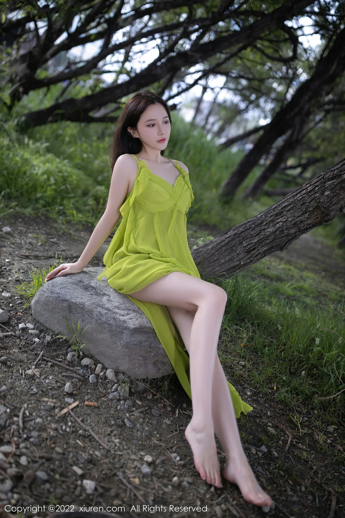 XiuRen 秀人 No.5979 鱼子酱Fish 白色轻透情趣睡裙北京-杭州旅拍 - 1