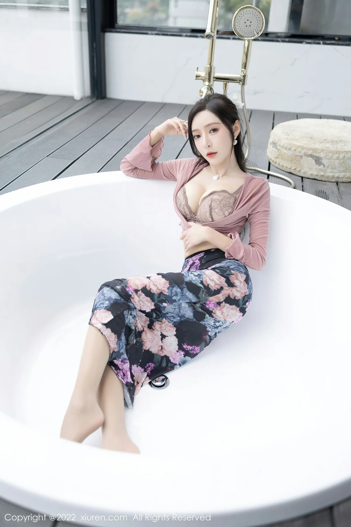 XiuRen 秀人 No.5985 王馨瑶 香肩美腿美女模特 - 9