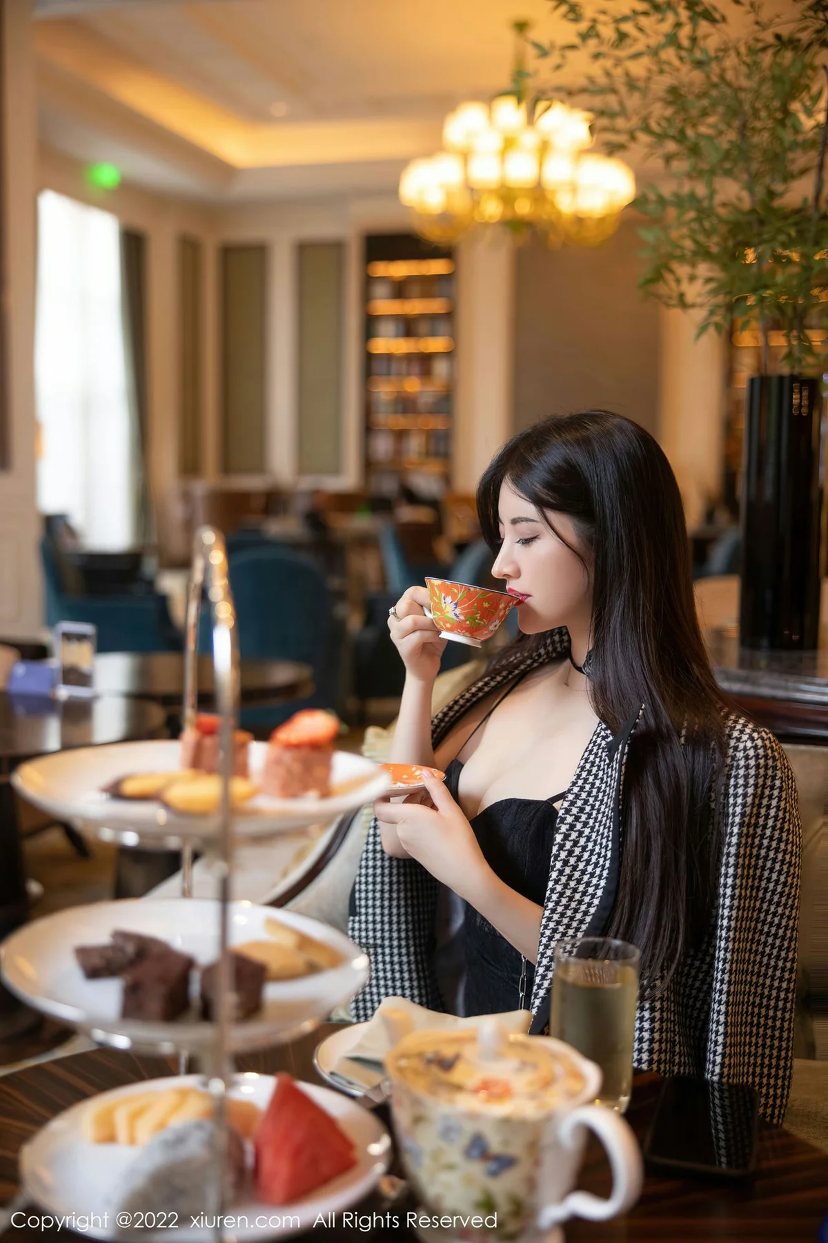 XiuRen 秀人 No.6049 诗诗kiki 连衣短裙性感写真 - 3