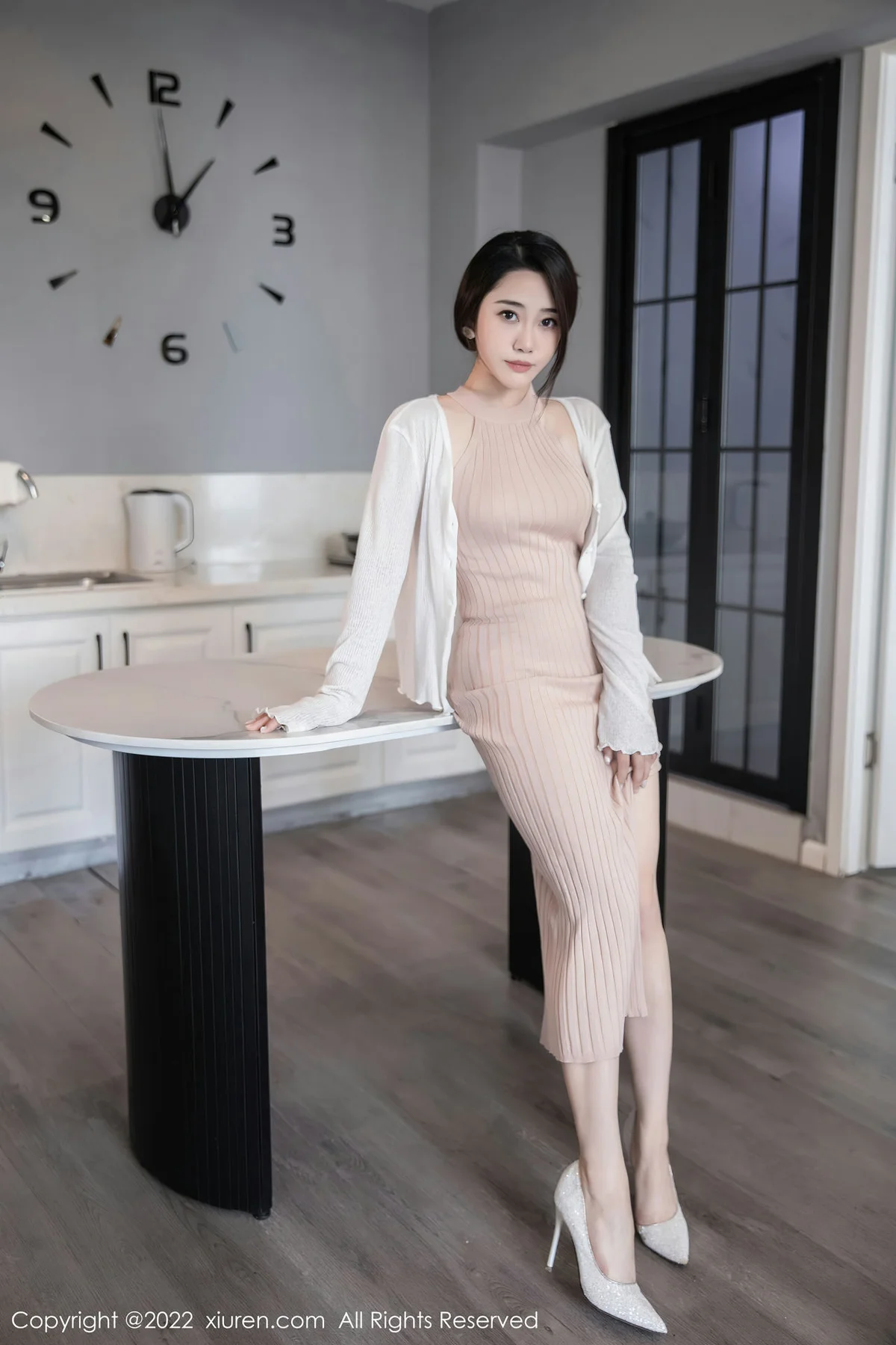 XiuRen 秀人 No.6066 严利娅Yuliya 粉色连衣长裙性感写真 - 2