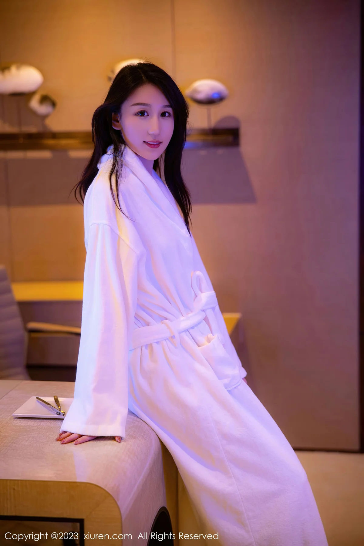 XiuRen 秀人 No.6083 薇薇酱 性感白色睡袍写真 - 1
