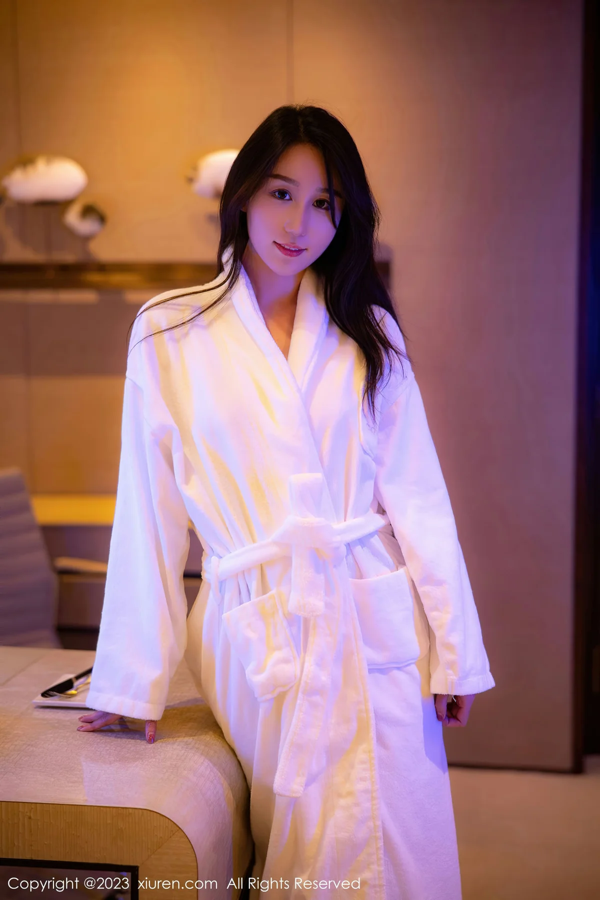 XiuRen 秀人 No.6083 薇薇酱 性感白色睡袍写真 - 2