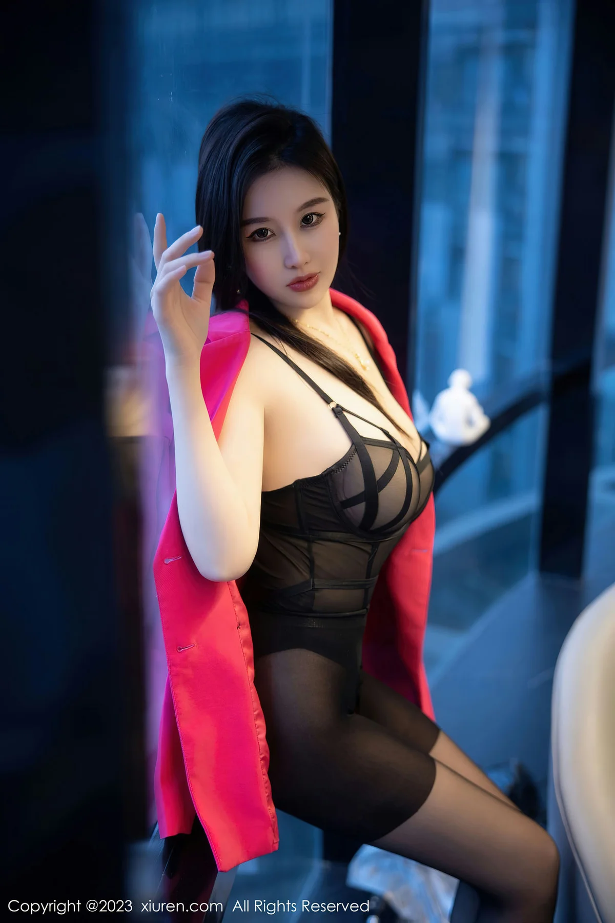 XiuRen 秀人 No.6103 月音瞳 美腿雪峰暗香涌动写真 - 5