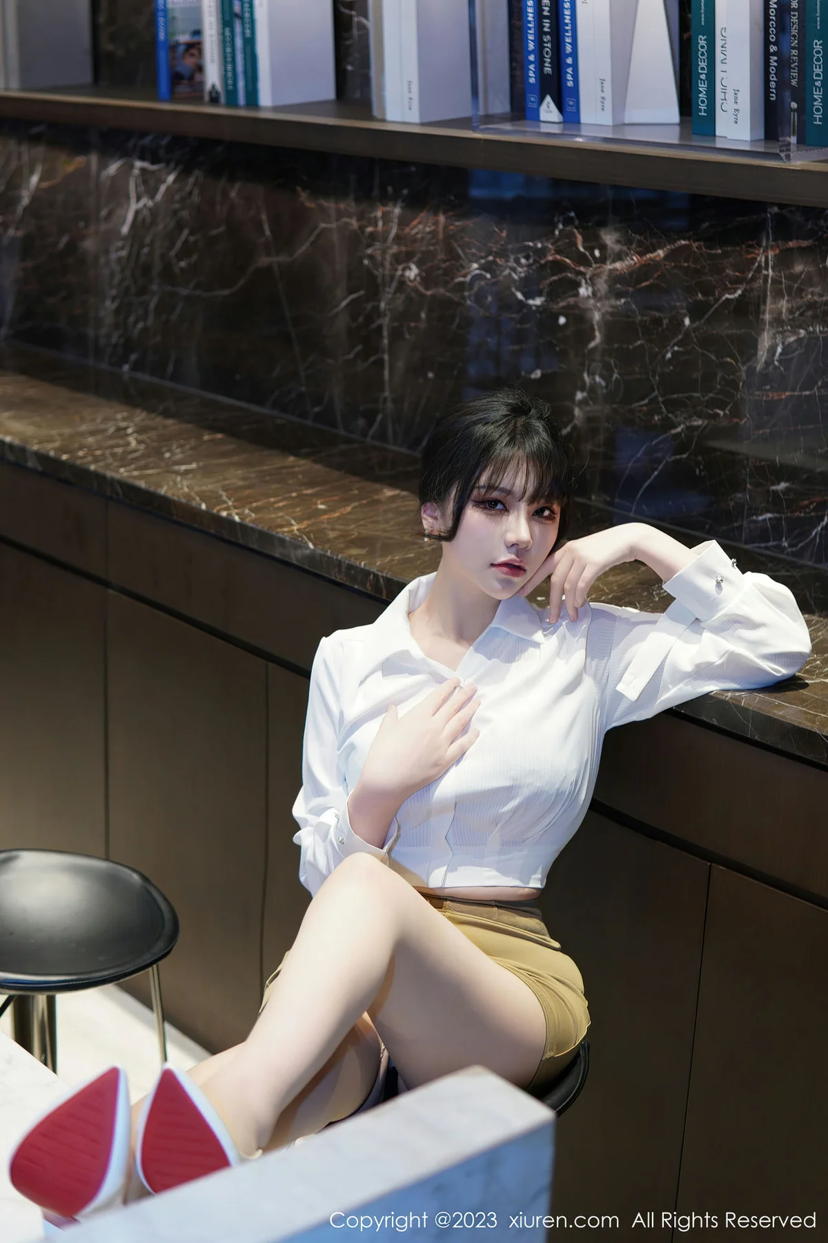 XiuRen 秀人 No.6111 桃桃子_ 新人蕾丝内衣性感写真 - 2