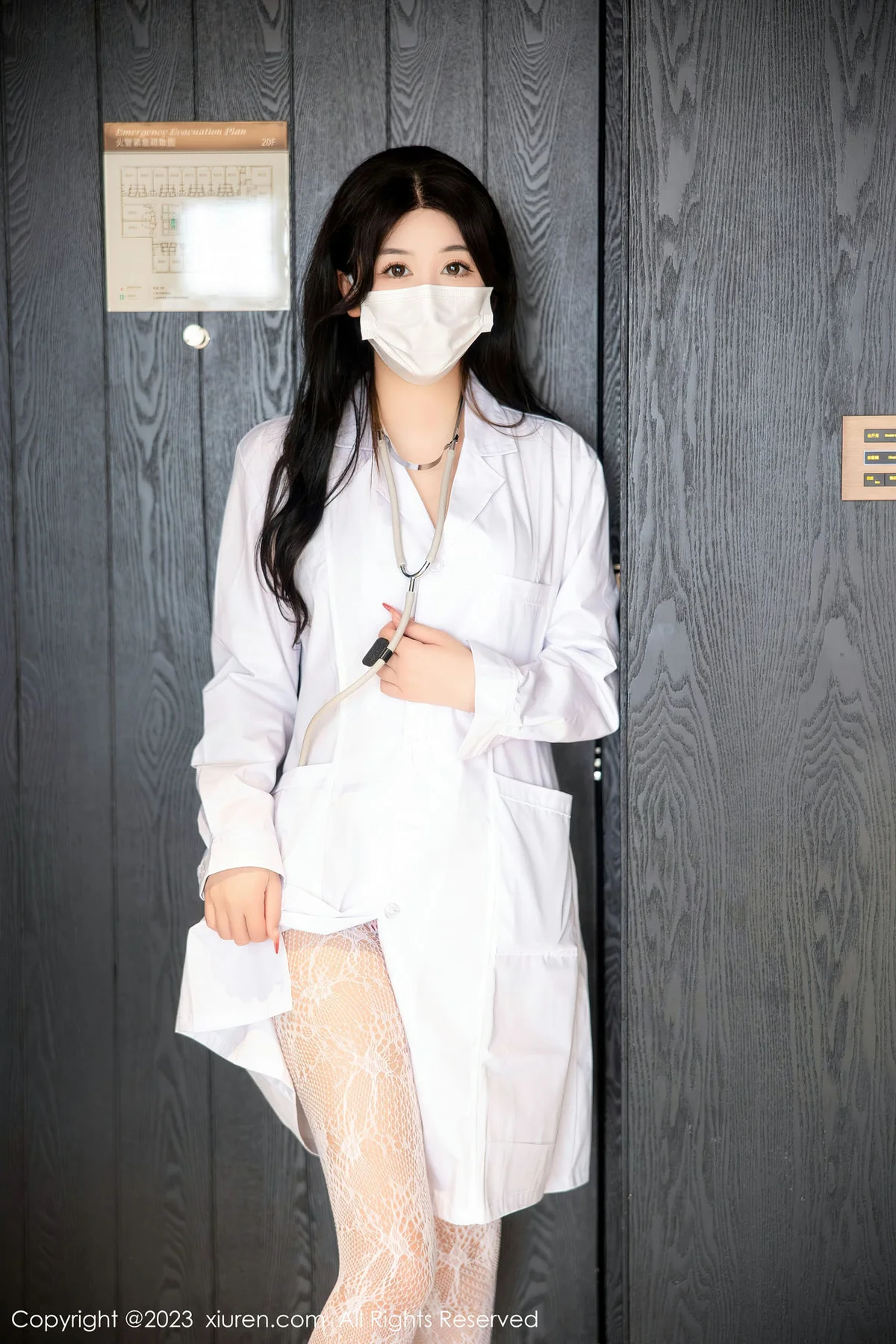 XiuRen 秀人 No.6130 江真真 白色护士服性感写真 - 7