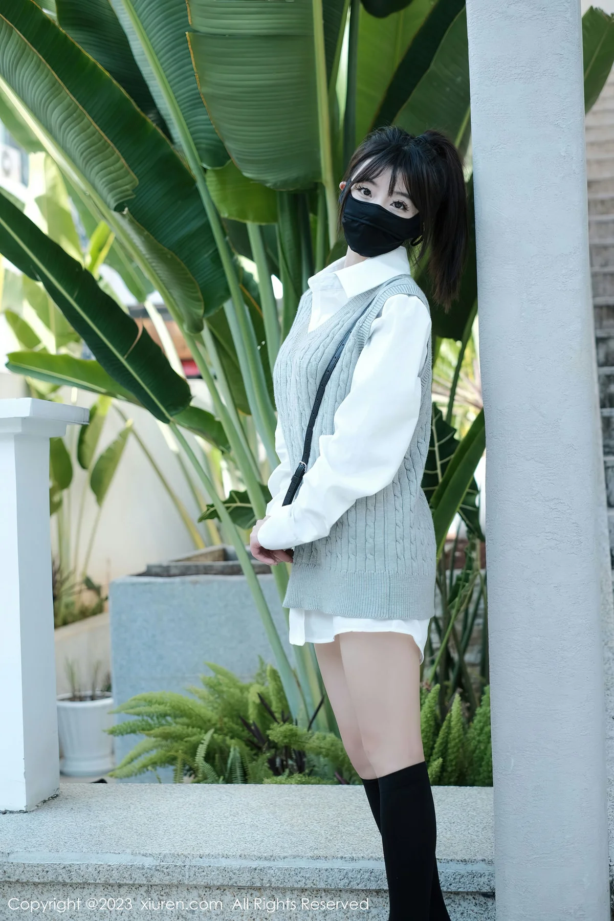 XiuRen 秀人 No.6145 佘贝拉bella 黑色长筒袜旅拍 - 7