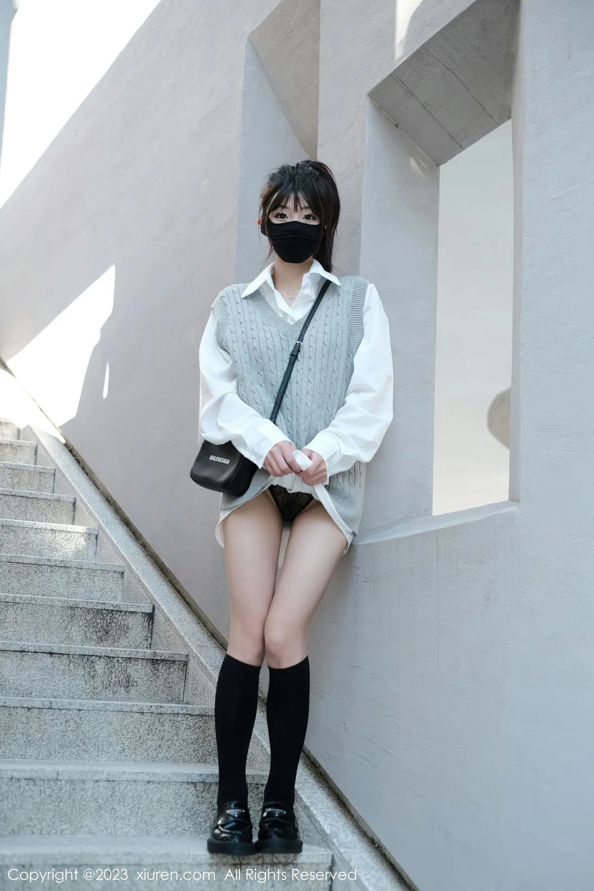 XiuRen 秀人 No.6145 佘贝拉bella 黑色长筒袜旅拍 - 9