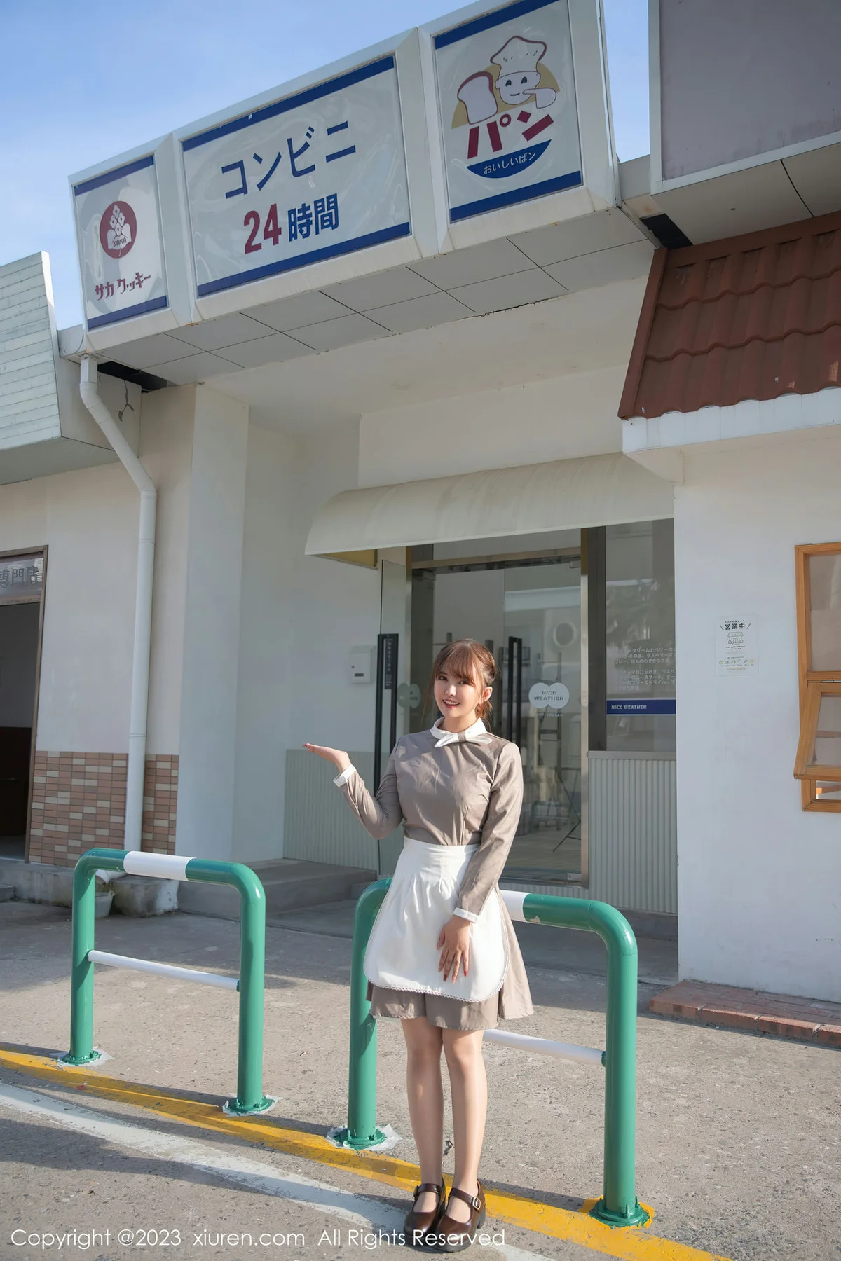 XiuRen 秀人 No.6146 张思允Nice 便利店职员角色扮演写真 - 2