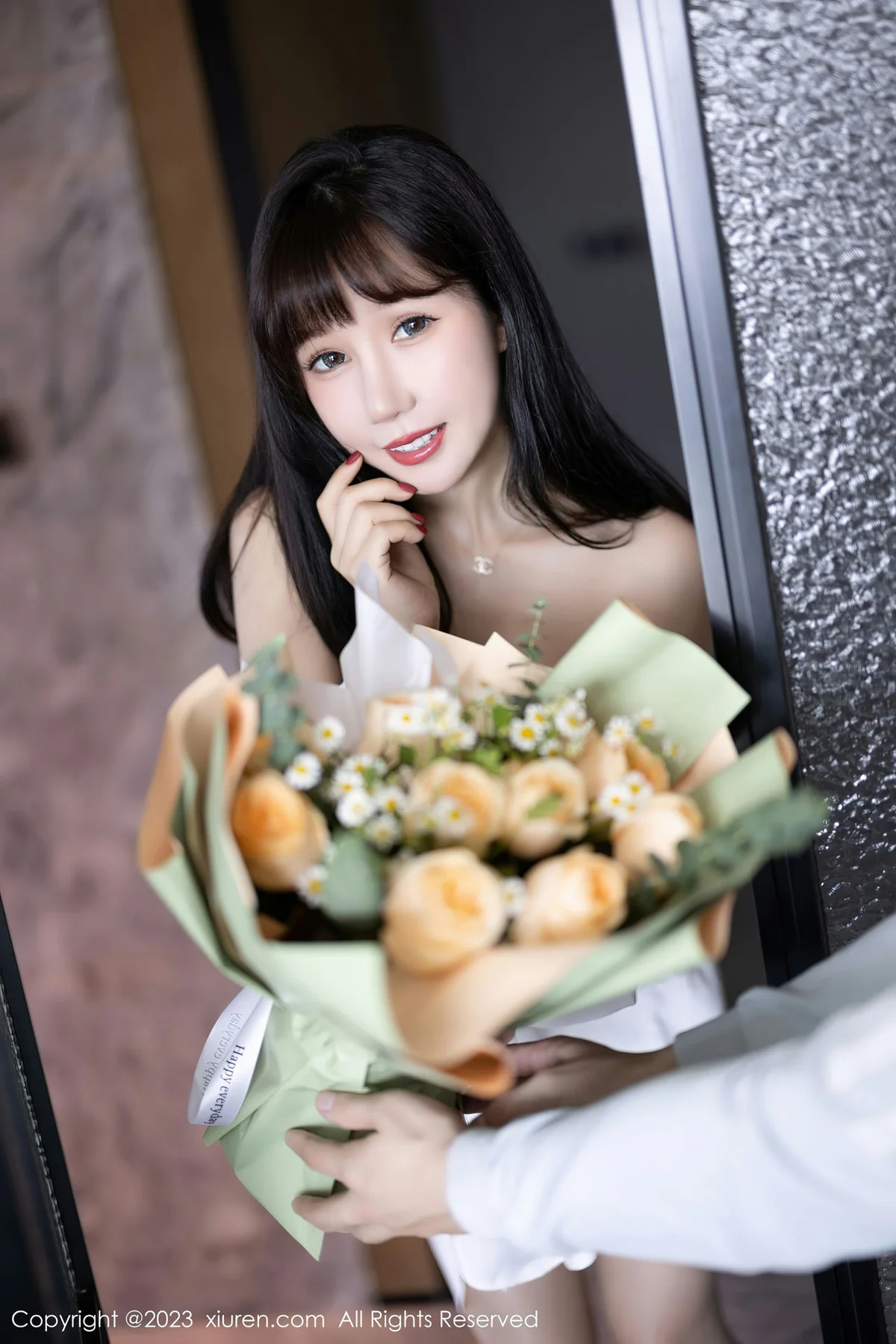 XiuRen 秀人 No.6153 波巧酱 诱人原色丝袜海南岛旅拍 - 2