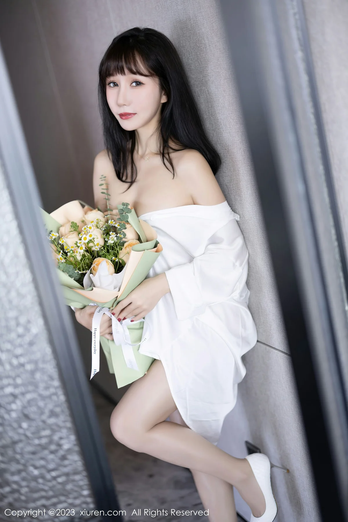 XiuRen 秀人 No.6153 波巧酱 诱人原色丝袜海南岛旅拍 - 5