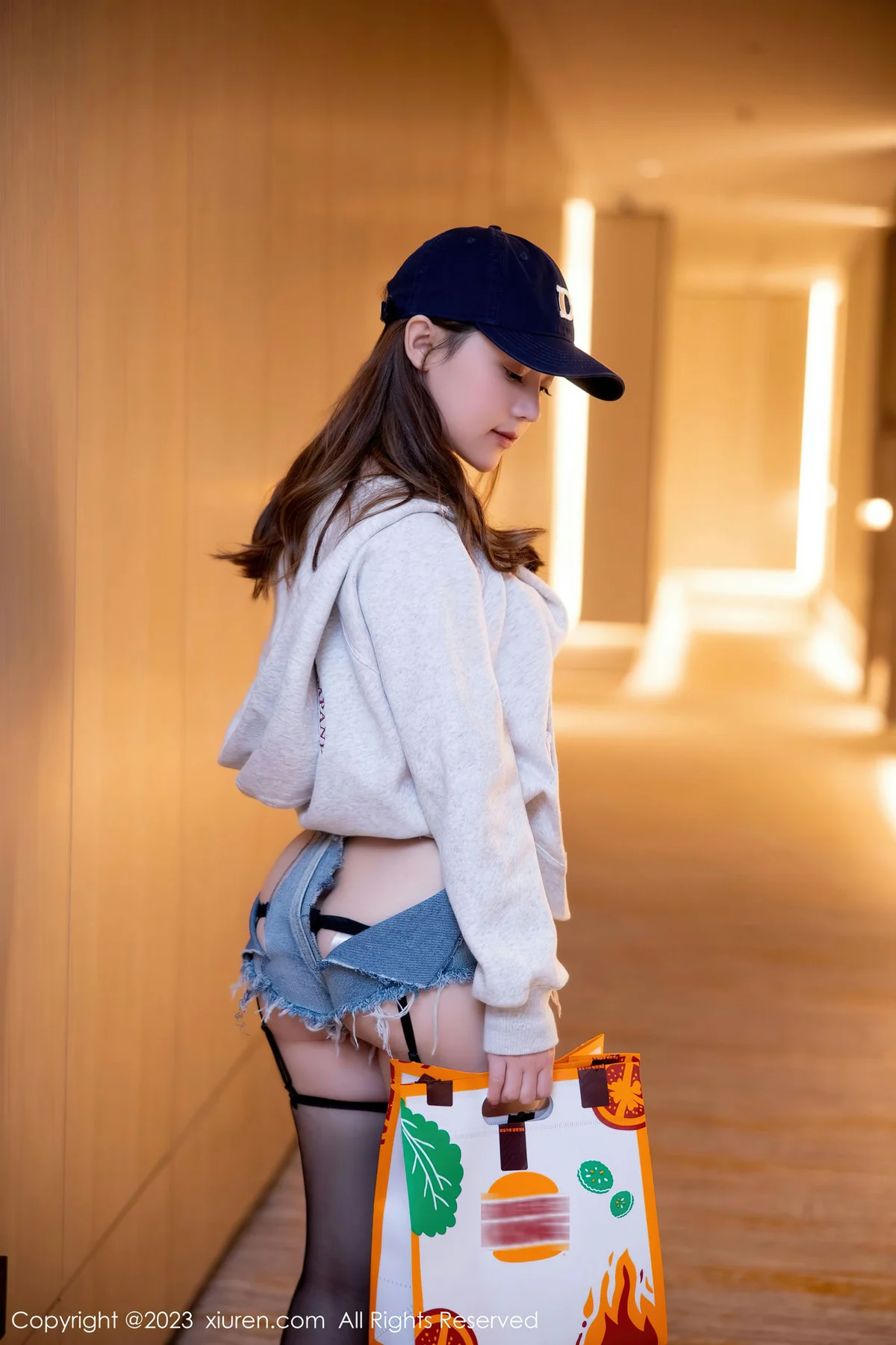 XiuRen 秀人 No.6155 豆瓣酱 外卖员角色扮演性感写真 - 6