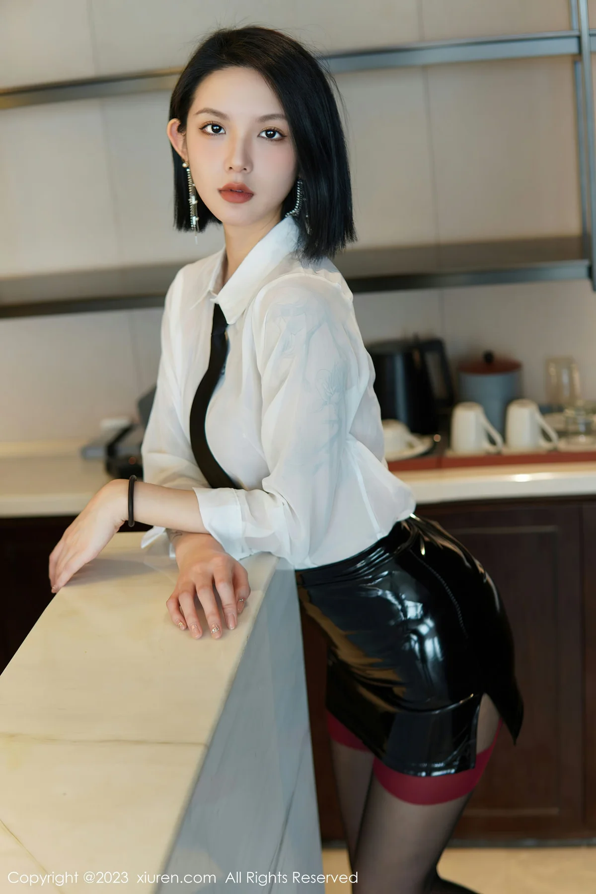 XiuRen 秀人 No.6158 乔一一 灰色蕾丝内衣新人首套写真 - 3