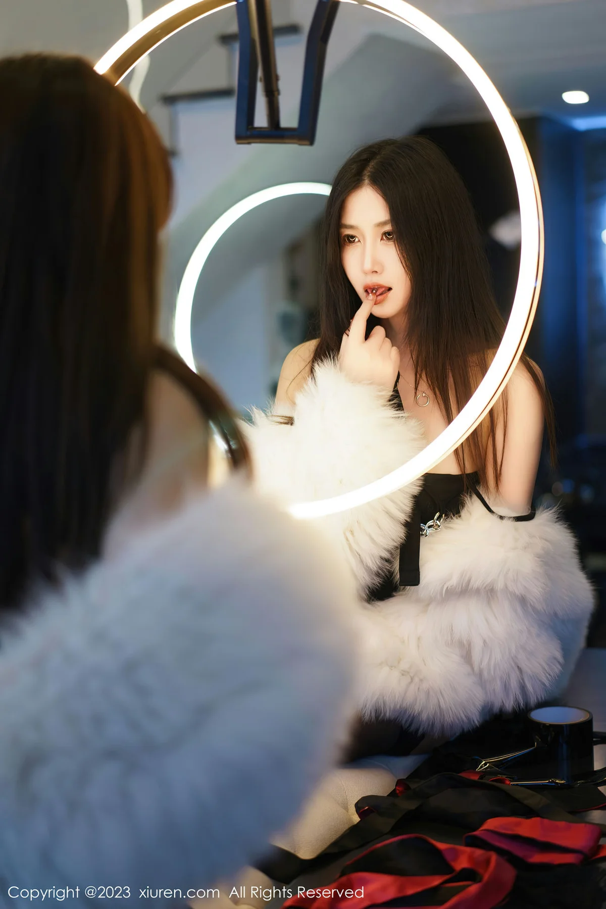 XiuRen 秀人 No.6162 两位女神模特合集写真laura阿姣双峰对决 - 5