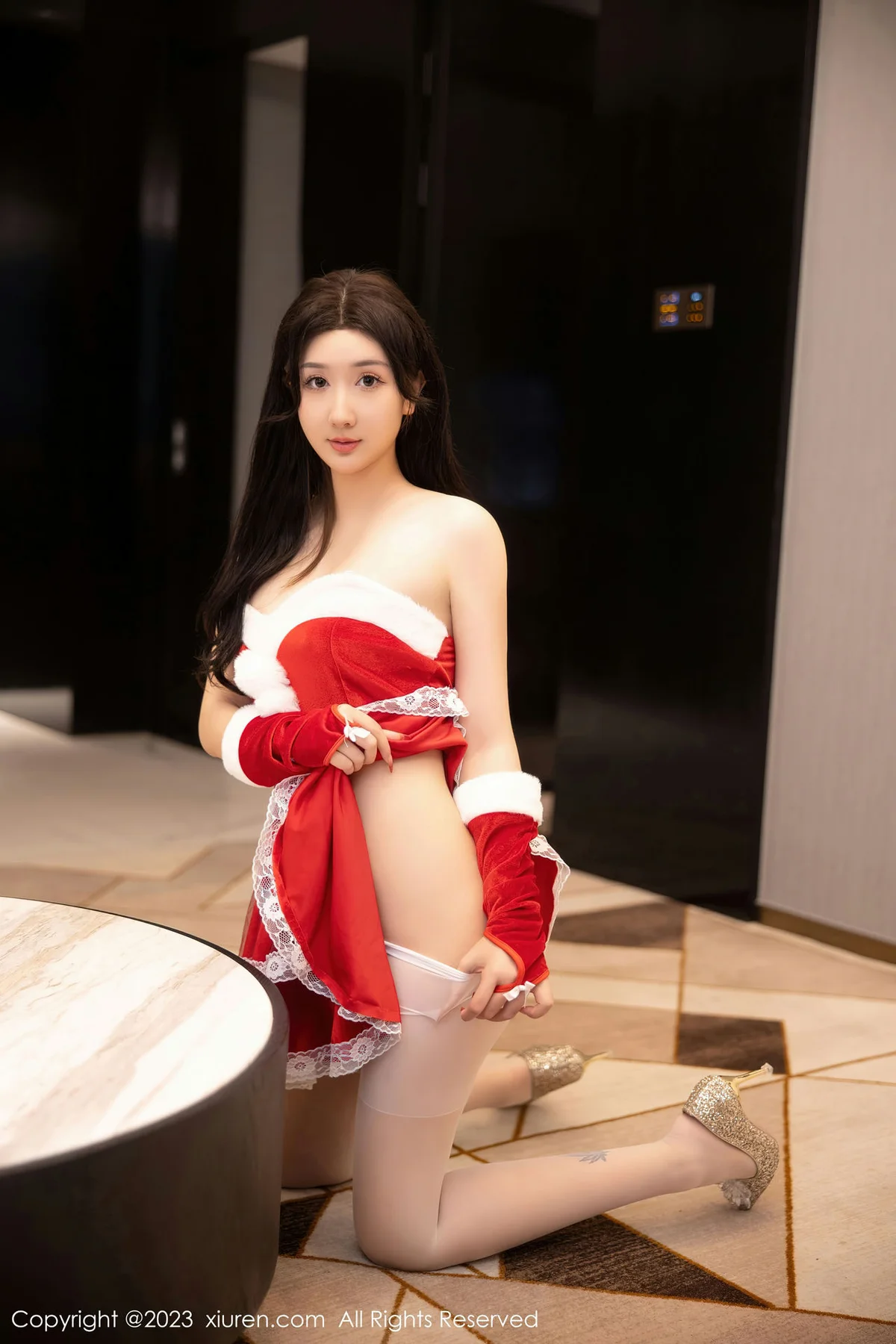 XiuRen 秀人 No.6163 江真真 红色露肩贺新年服饰写真 - 9