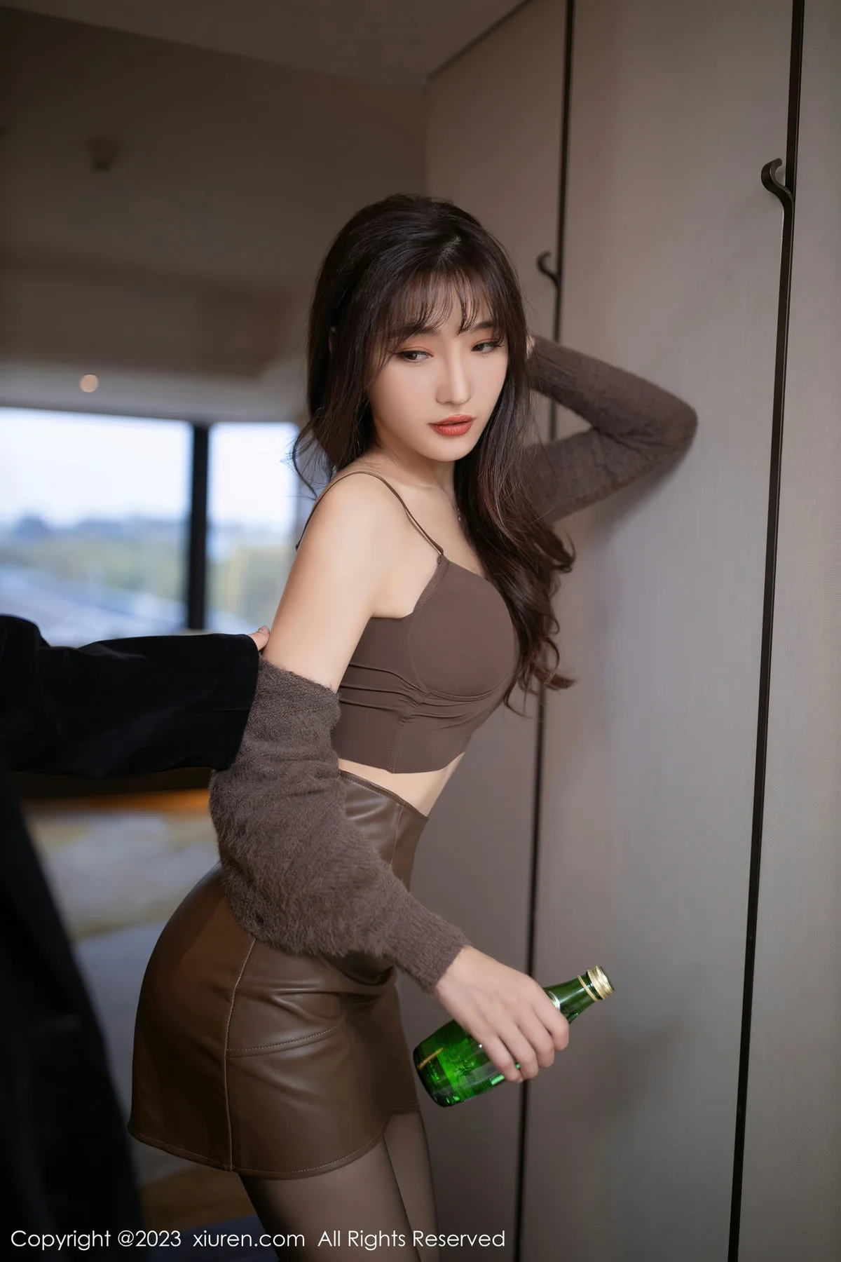 XiuRen 秀人 No.6165 陆萱萱 醉酒调教主题性感写真 - 2