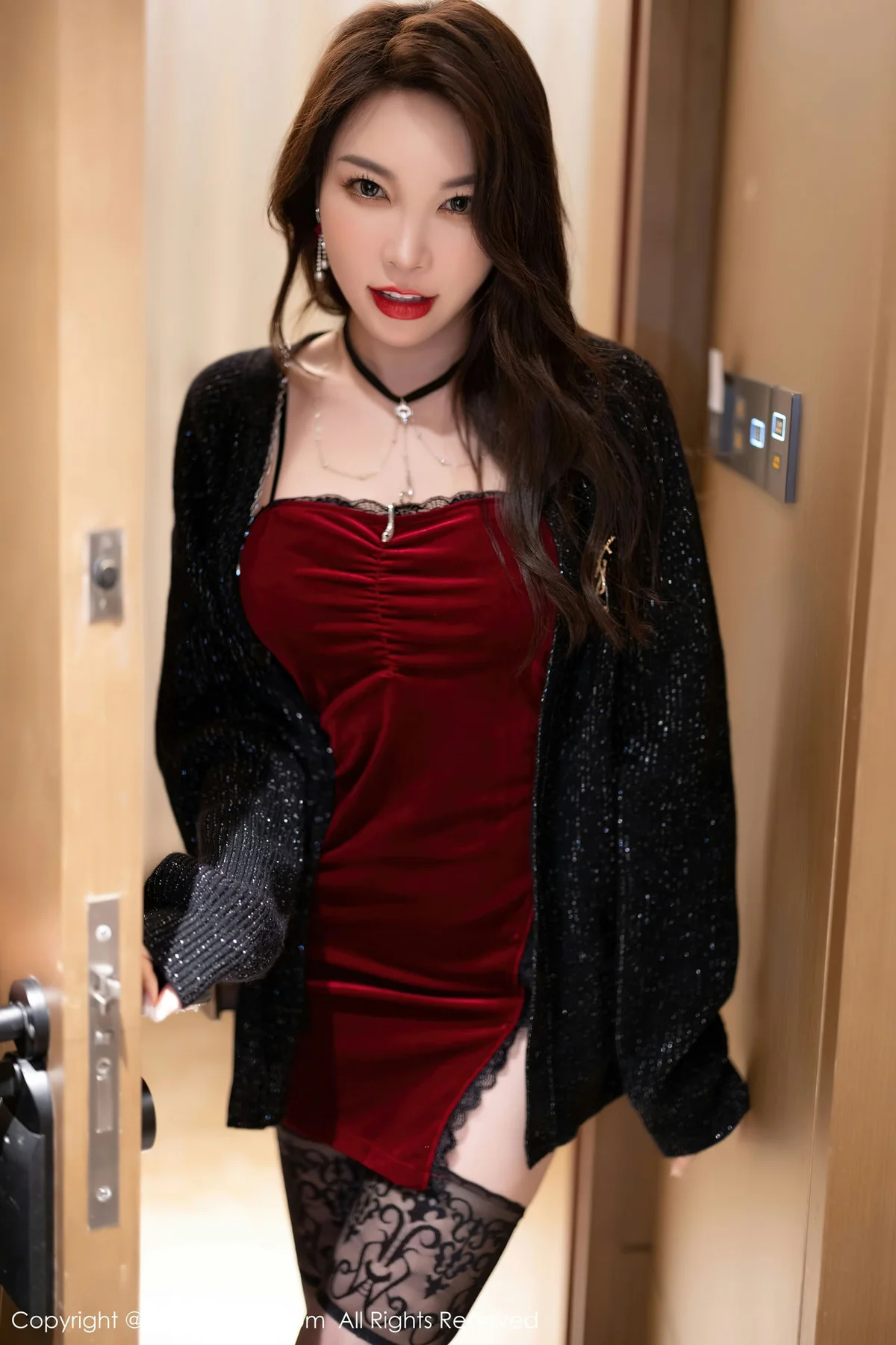 XiuRen 秀人 No.6171 徐莉芝Booty 节日写真魅惑黑丝写真 - 3