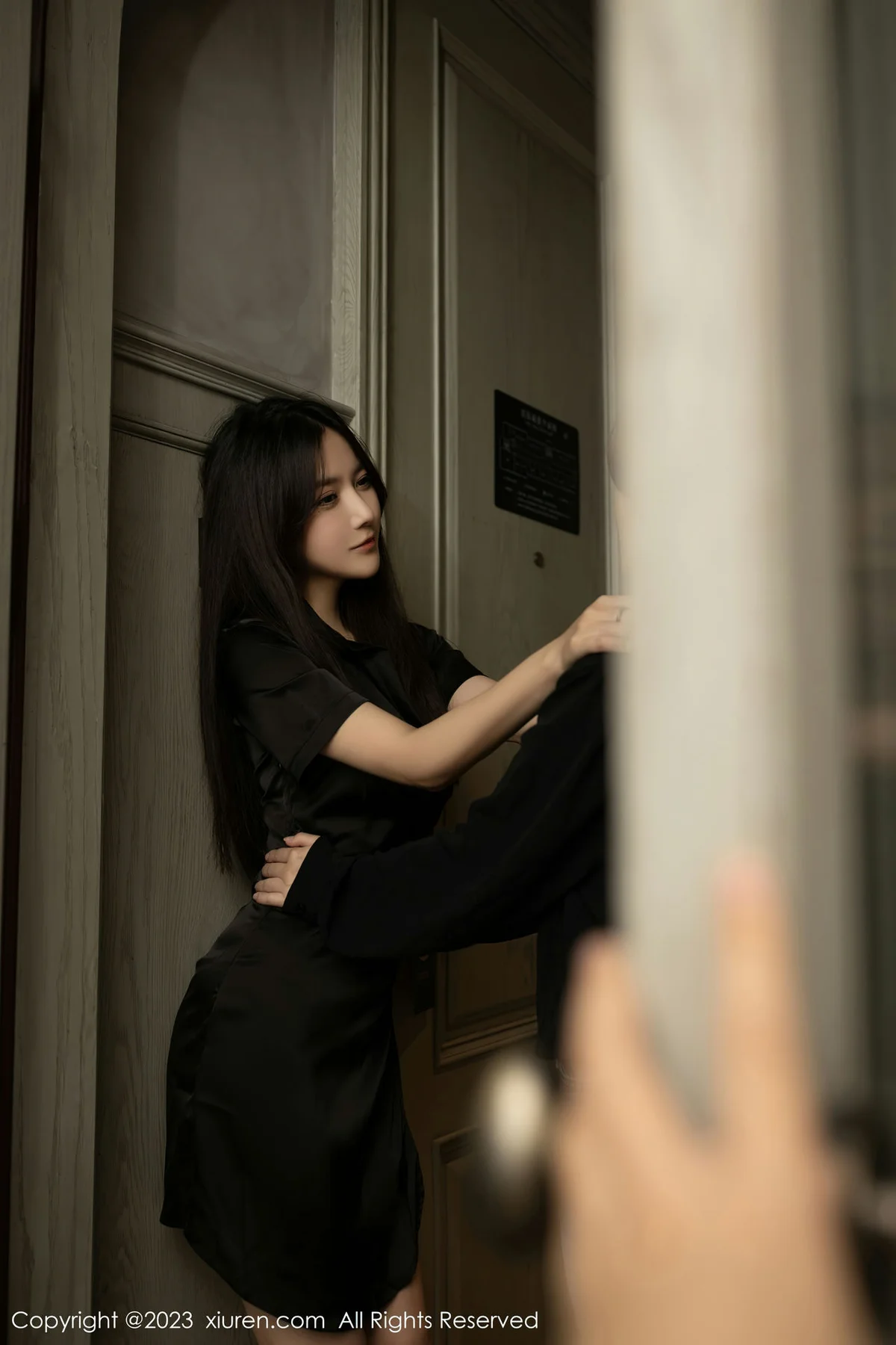 XiuRen 秀人 No.6172 鱼子酱Fish 诱惑女神三亚旅拍写真 - 2