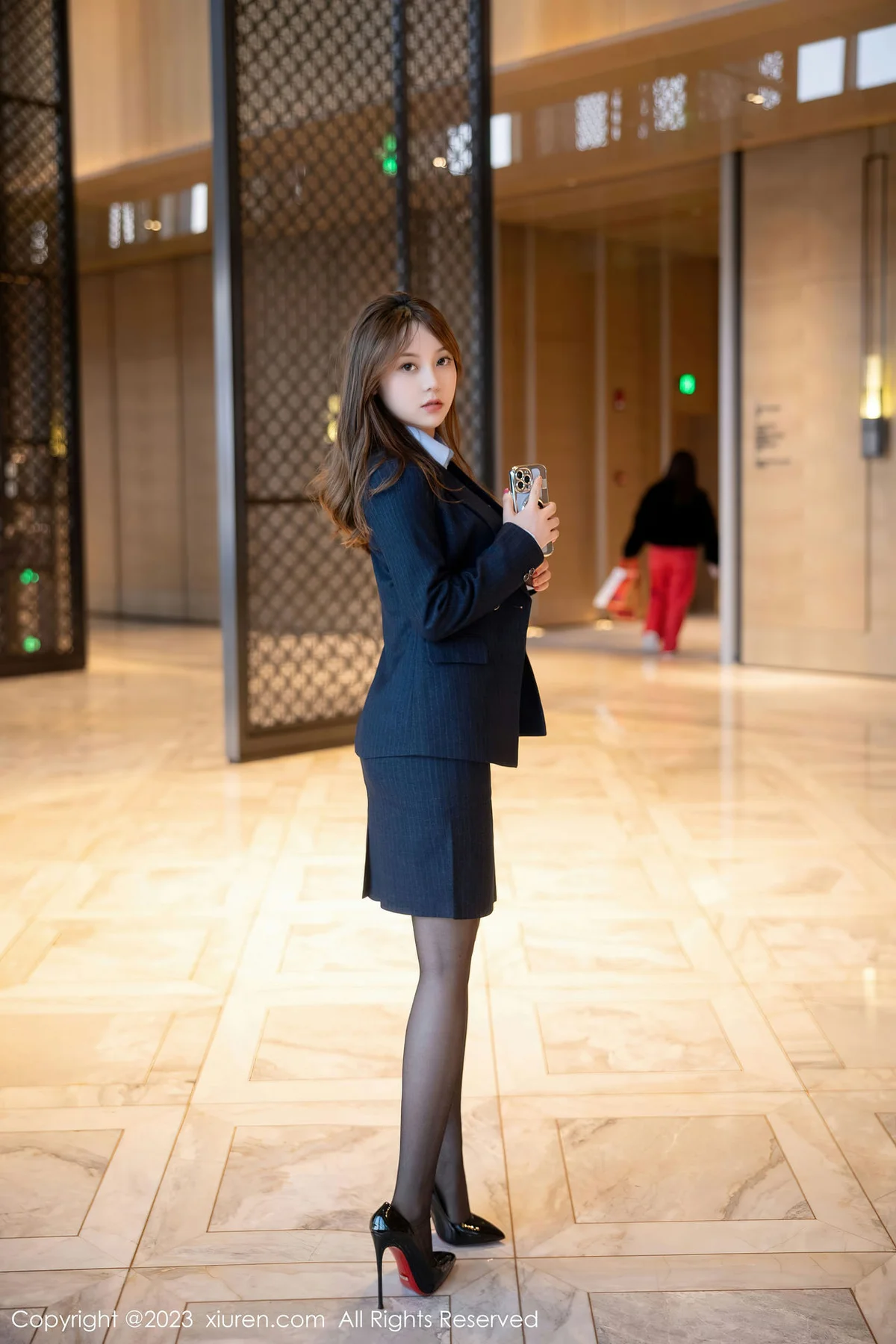 XiuRen 秀人 No.6190 豆瓣酱 OL装扮性感写真 - 10