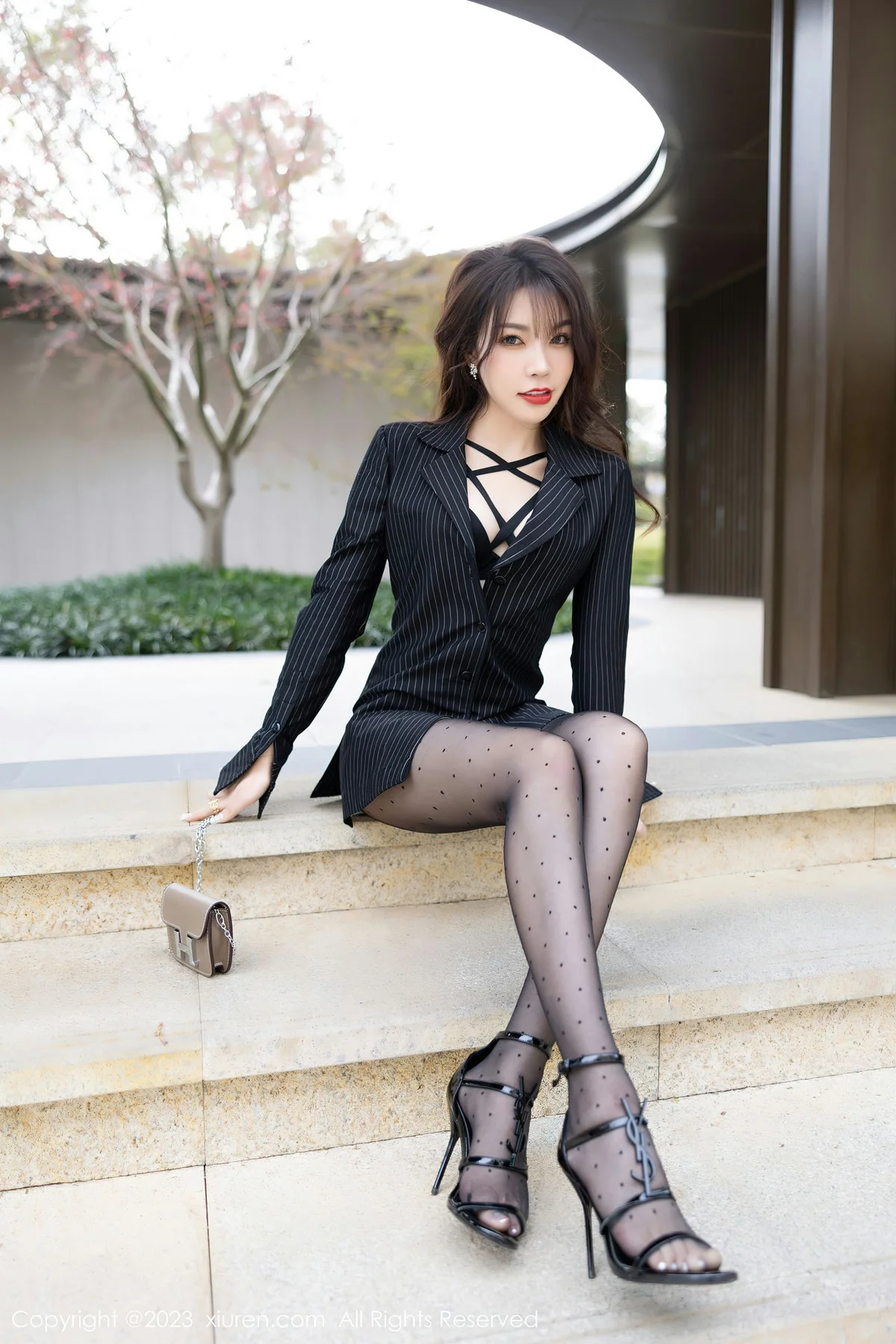 XiuRen 秀人 No.6191 徐莉芝Booty 黑色条纹性感写真 - 10