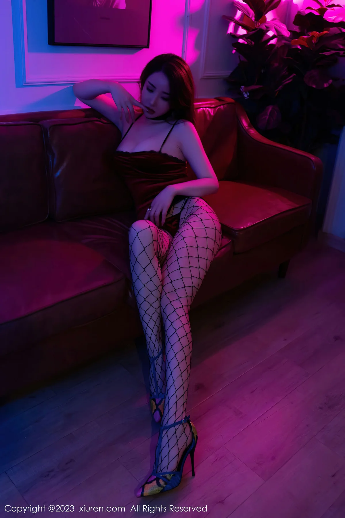 XiuRen 秀人 No.6192 林珊珊 红色吊带短裙美乳翘臀 - 9