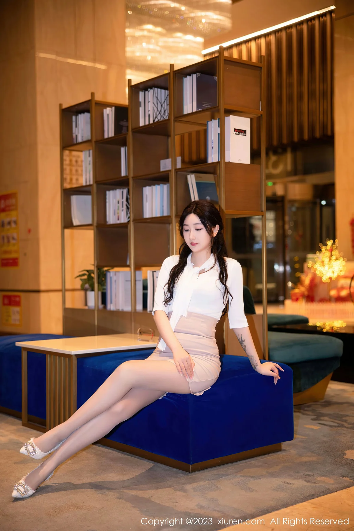 XiuRen 秀人 No.6207 江真真 白色Ol职业服写真 - 2