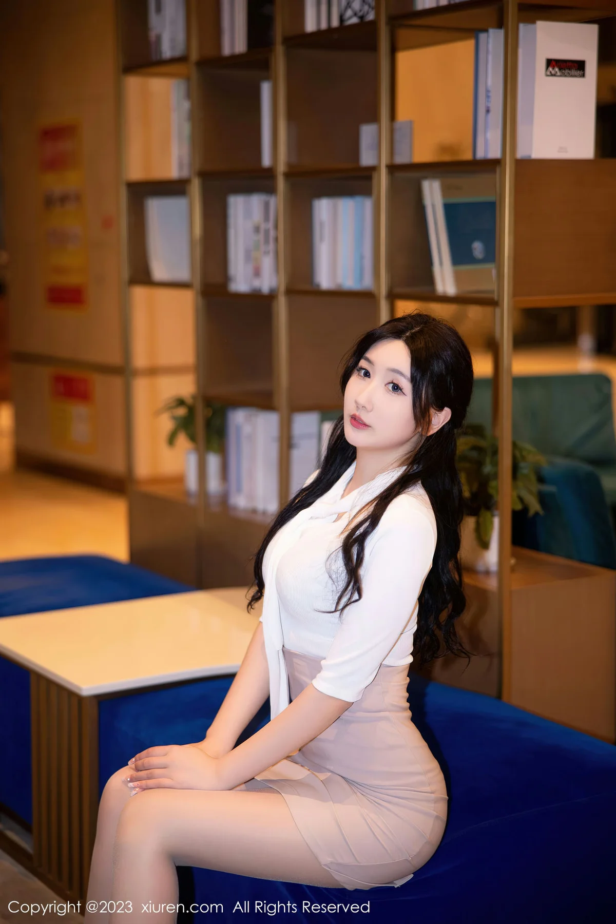 XiuRen 秀人 No.6207 江真真 白色Ol职业服写真 - 3