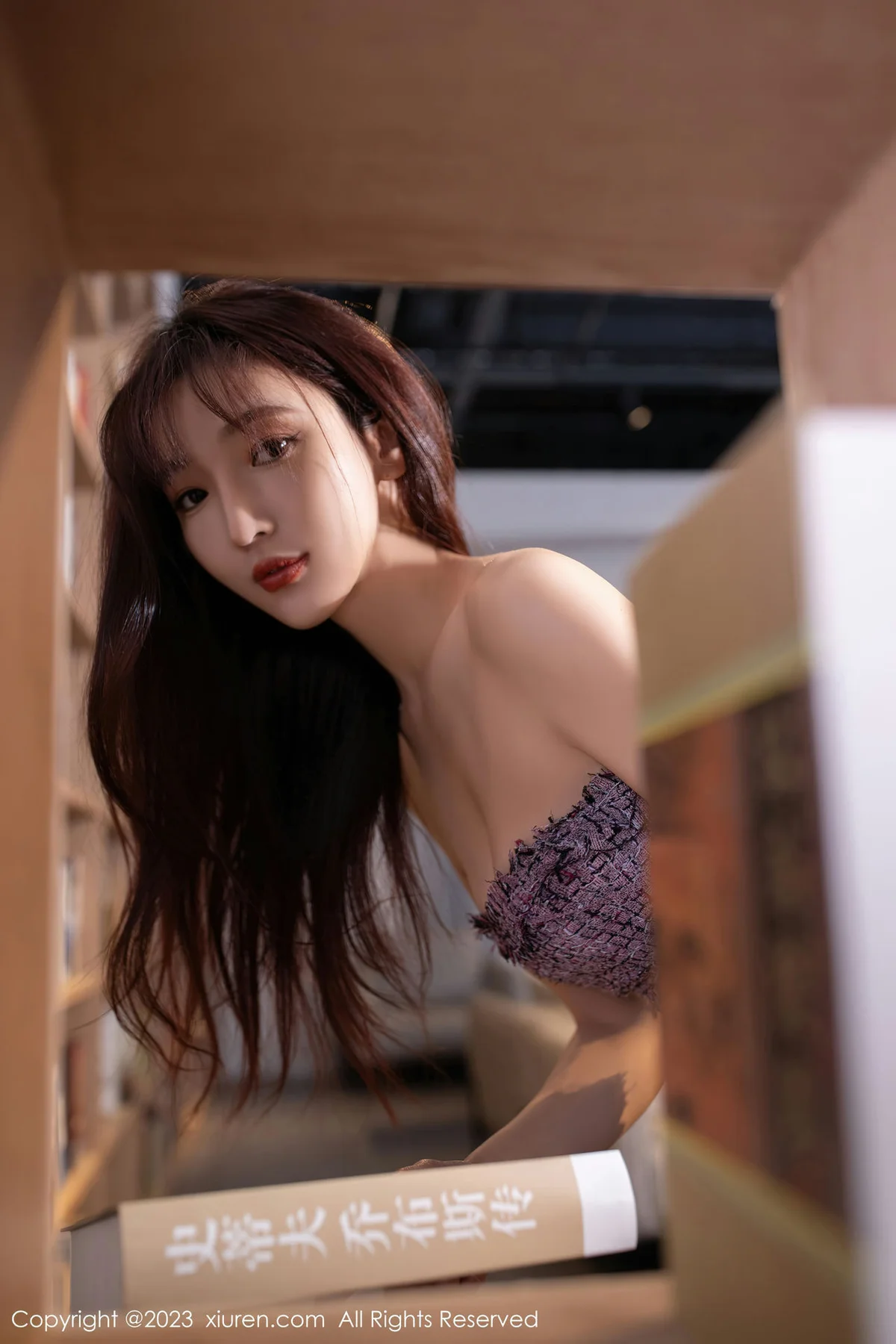 XiuRen 秀人 No.6209 陆萱萱 图书馆场景拍摄性感写真 - 4